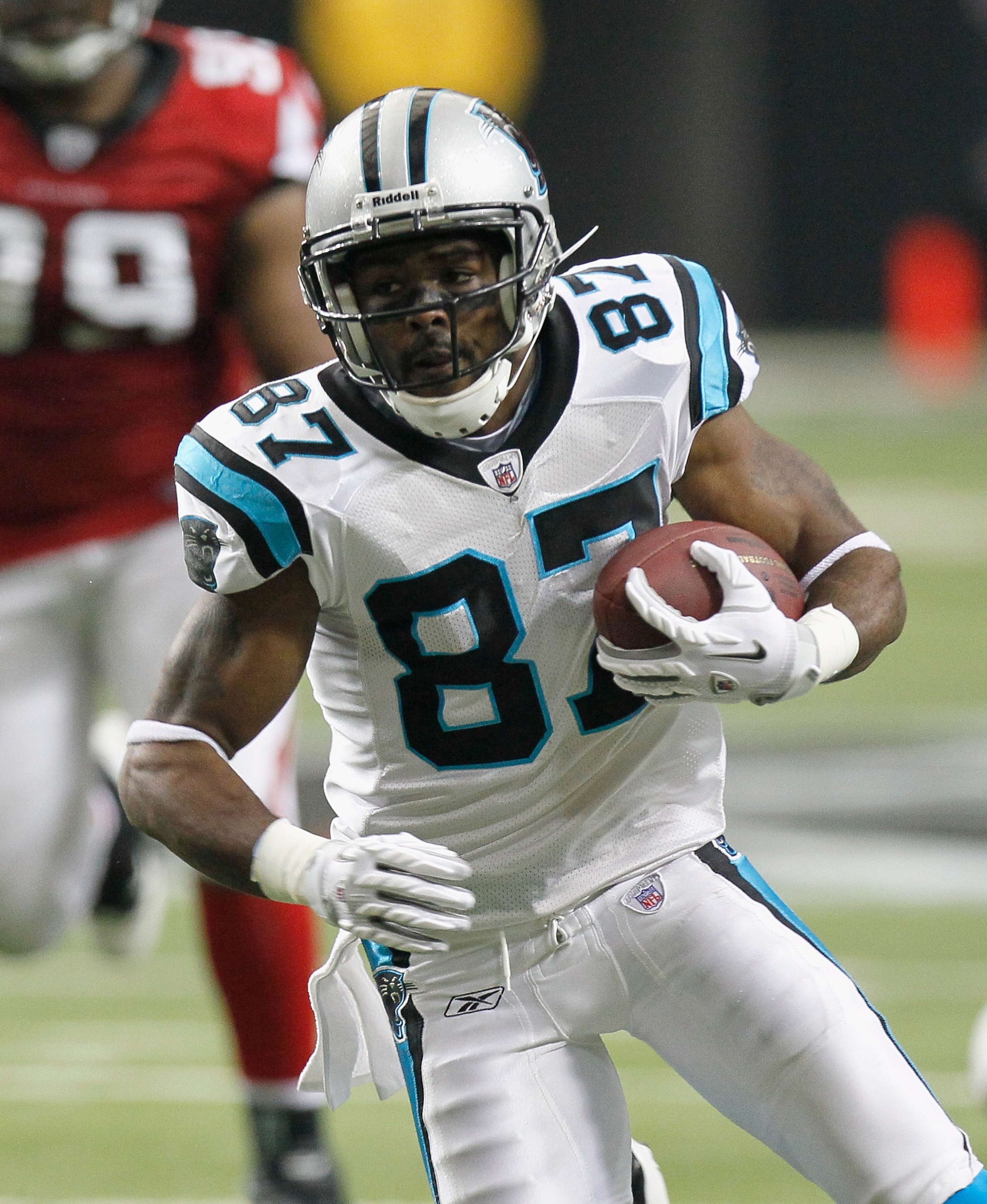 ATLANTA, GA - JANUARY 02:  David Clowney #87 of the Carolina Panthers against the Atlanta Falcons at Georgia Dome on January 2, 2011 in Atlanta, Georgia.  (Photo by Kevin C. Cox/Getty Images)