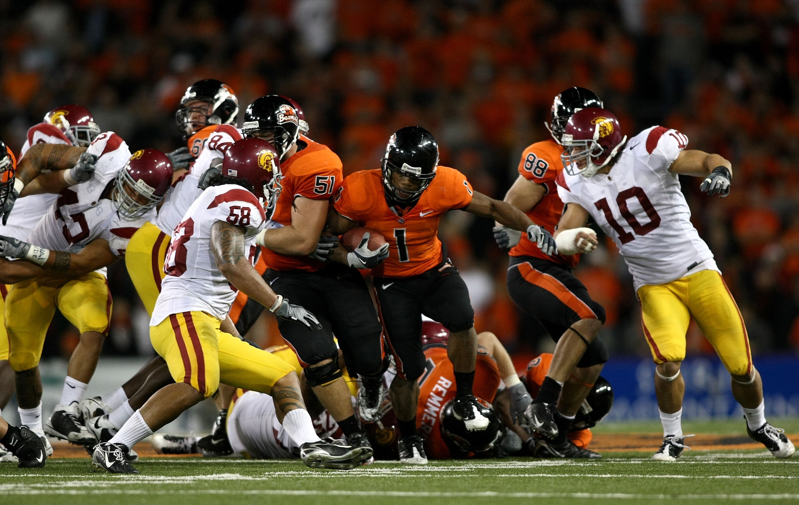 CORVALIS, OR - SEPTEMBER 25: Jacquizz Rodgers #1 of the Oregon State Beavers runs with the ball against the Southern California Trojans at Reser Stadium on September 25, 2008 in Corvalis, Oregon. (Photo by Jonathan Ferrey/Getty Images) CORVALIS, OR - SEPTEMBER 25: Jacquizz Rodgers #1 of the Oregon State Beavers runs with the ball against the Southern California Trojans at Reser Stadium on September 25, 2008 in Corvalis, Oregon. (Photo by Jonathan Ferrey/Getty Images)