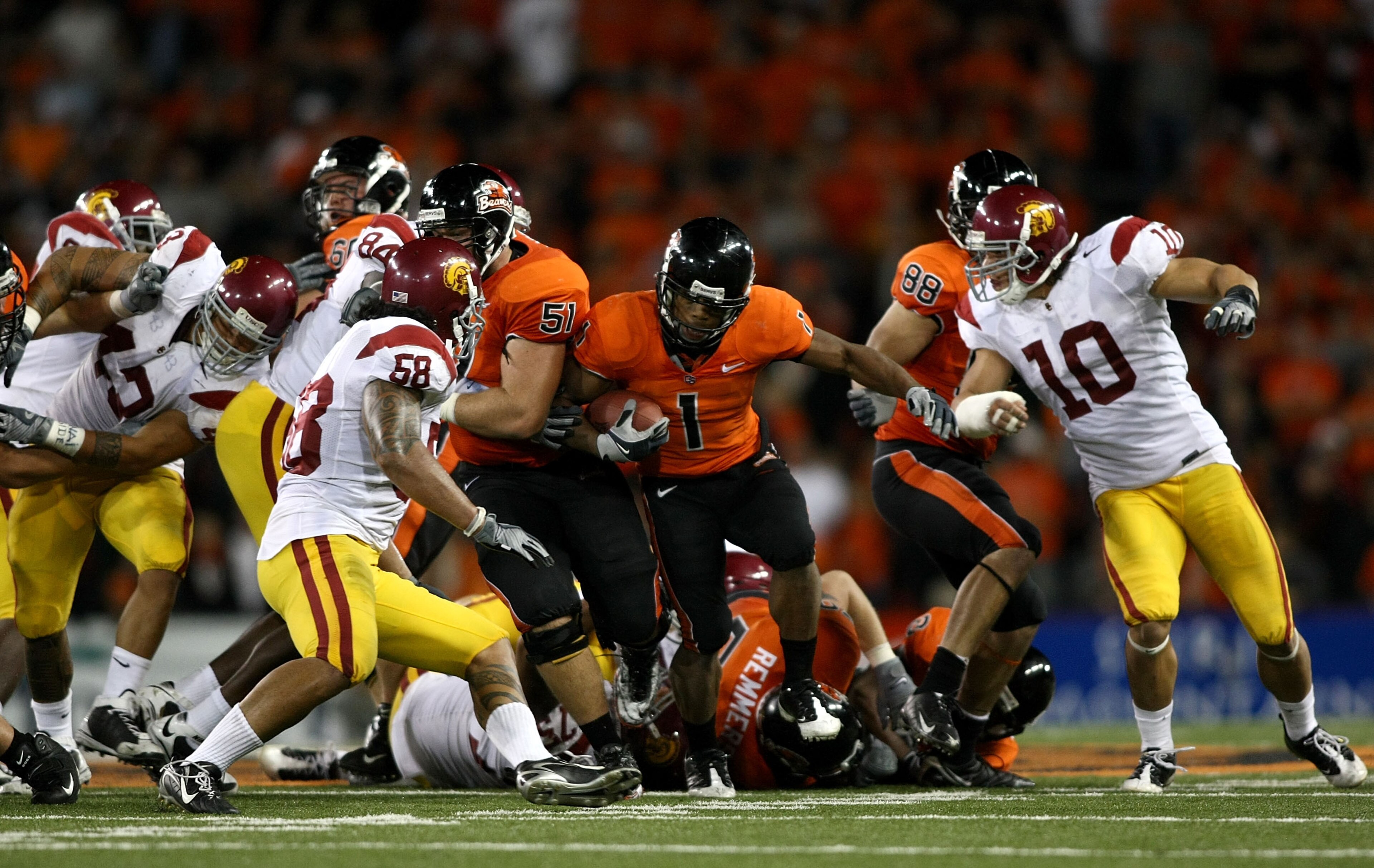CORVALIS, OR - SEPTEMBER 25: Jacquizz Rodgers #1 of the Oregon State Beavers runs with the ball against the Southern California Trojans at Reser Stadium on September 25, 2008 in Corvalis, Oregon. (Photo by Jonathan Ferrey/Getty Images) CORVALIS, OR - SEPTEMBER 25: Jacquizz Rodgers #1 of the Oregon State Beavers runs with the ball against the Southern California Trojans at Reser Stadium on September 25, 2008 in Corvalis, Oregon. (Photo by Jonathan Ferrey/Getty Images)