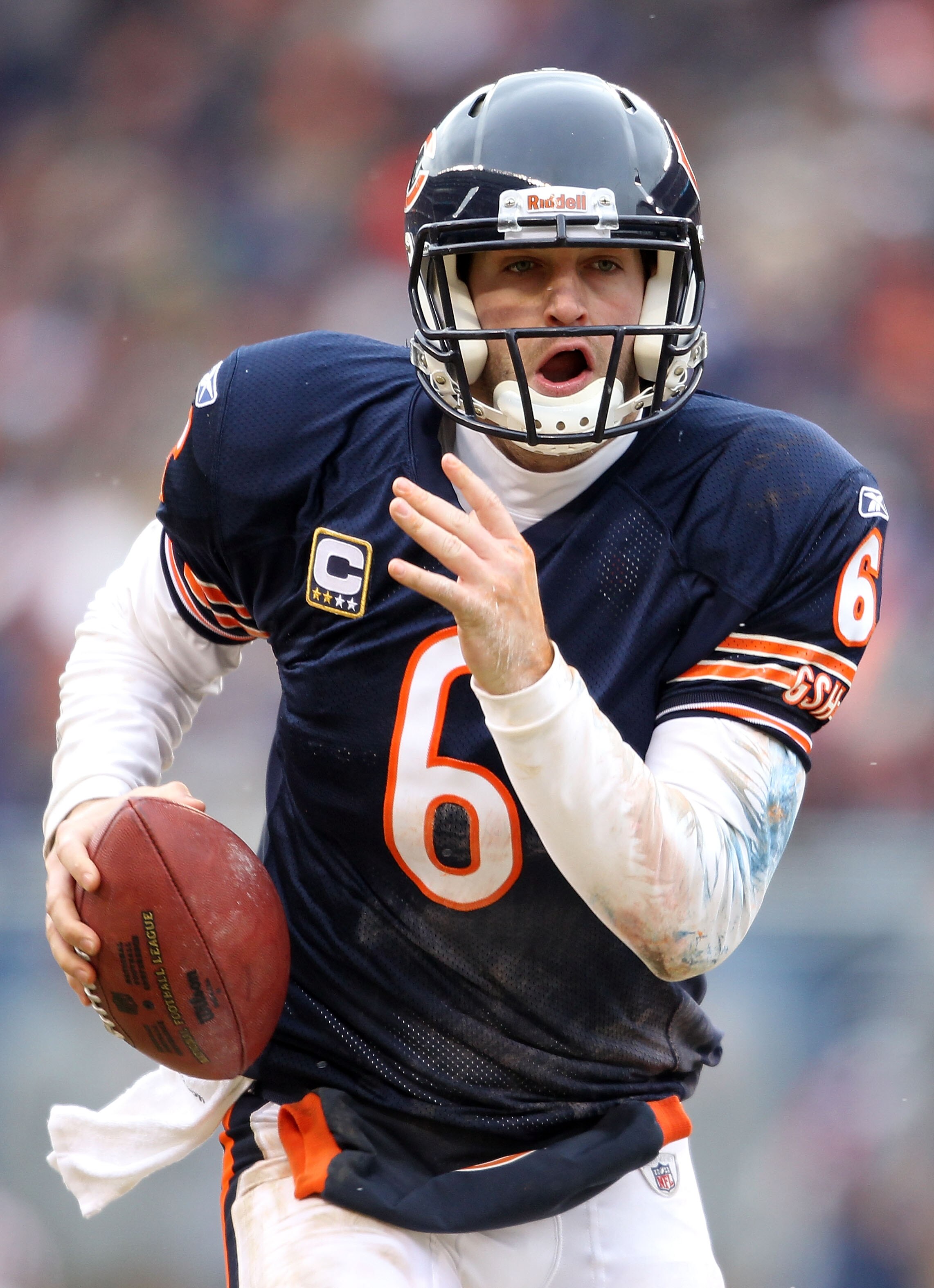 CHICAGO, IL - JANUARY 16: Quarterback Jay Cutler #6 of the Chicago Bears runs the ball in the second half against the Seattle Seahawks in the 2011 NFC divisional playoff game at Soldier Field on January 16, 2011 in Chicago, Illinois. (Photo by Andy Lyon CHICAGO, IL - JANUARY 16: Quarterback Jay Cutler #6 of the Chicago Bears runs the ball in the second half against the Seattle Seahawks in the 2011 NFC divisional playoff game at Soldier Field on January 16, 2011 in Chicago, Illinois. (Photo by Andy Lyon
