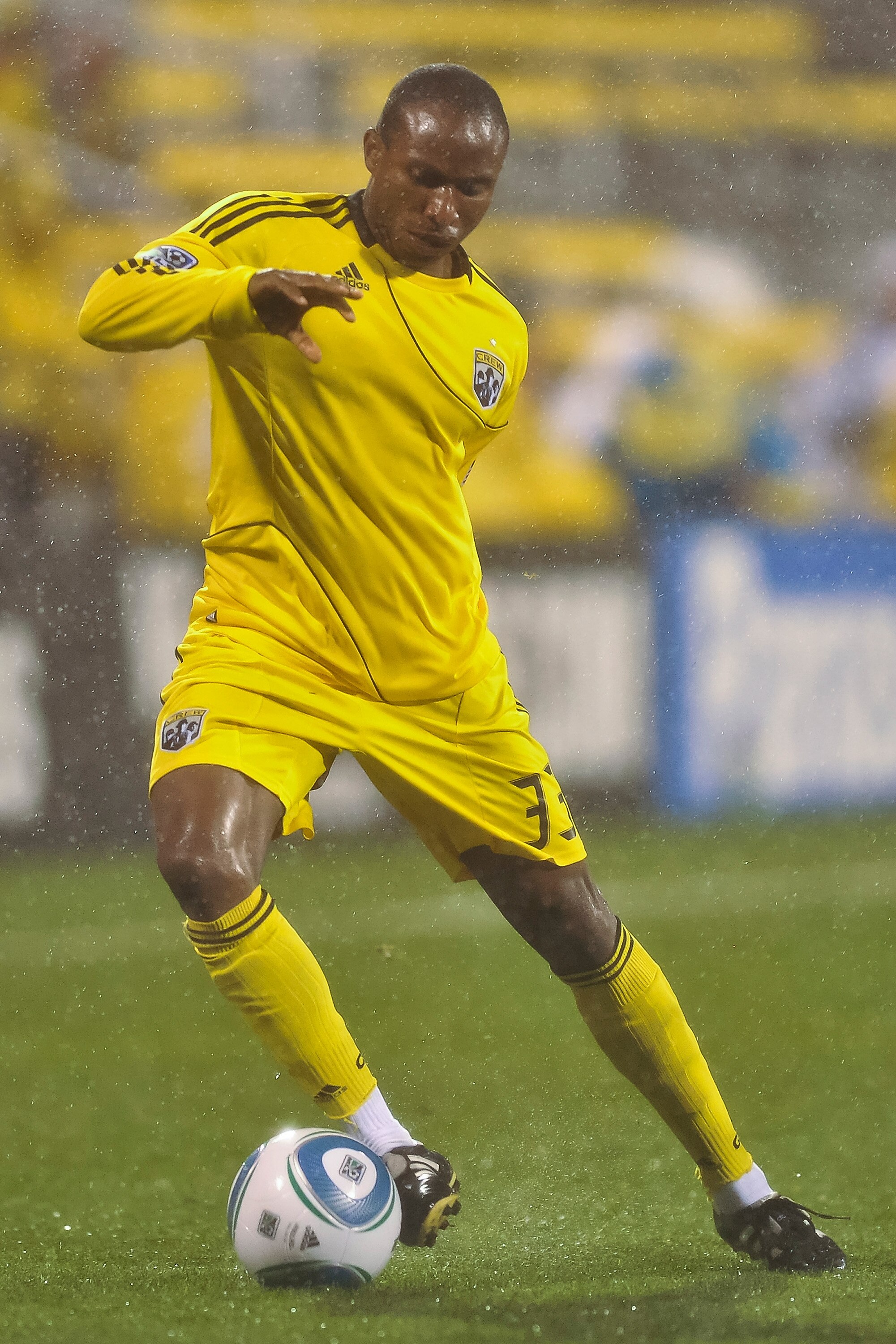 COLUMBUS, OH - APRIL 16:  Jeff Cunningham #33 of the Columbus Crew controls the ball against Sporting Kansas City on April 16, 2011 at Crew Stadium in Columbus, Ohio.  (Photo by Jamie Sabau/Getty Images)