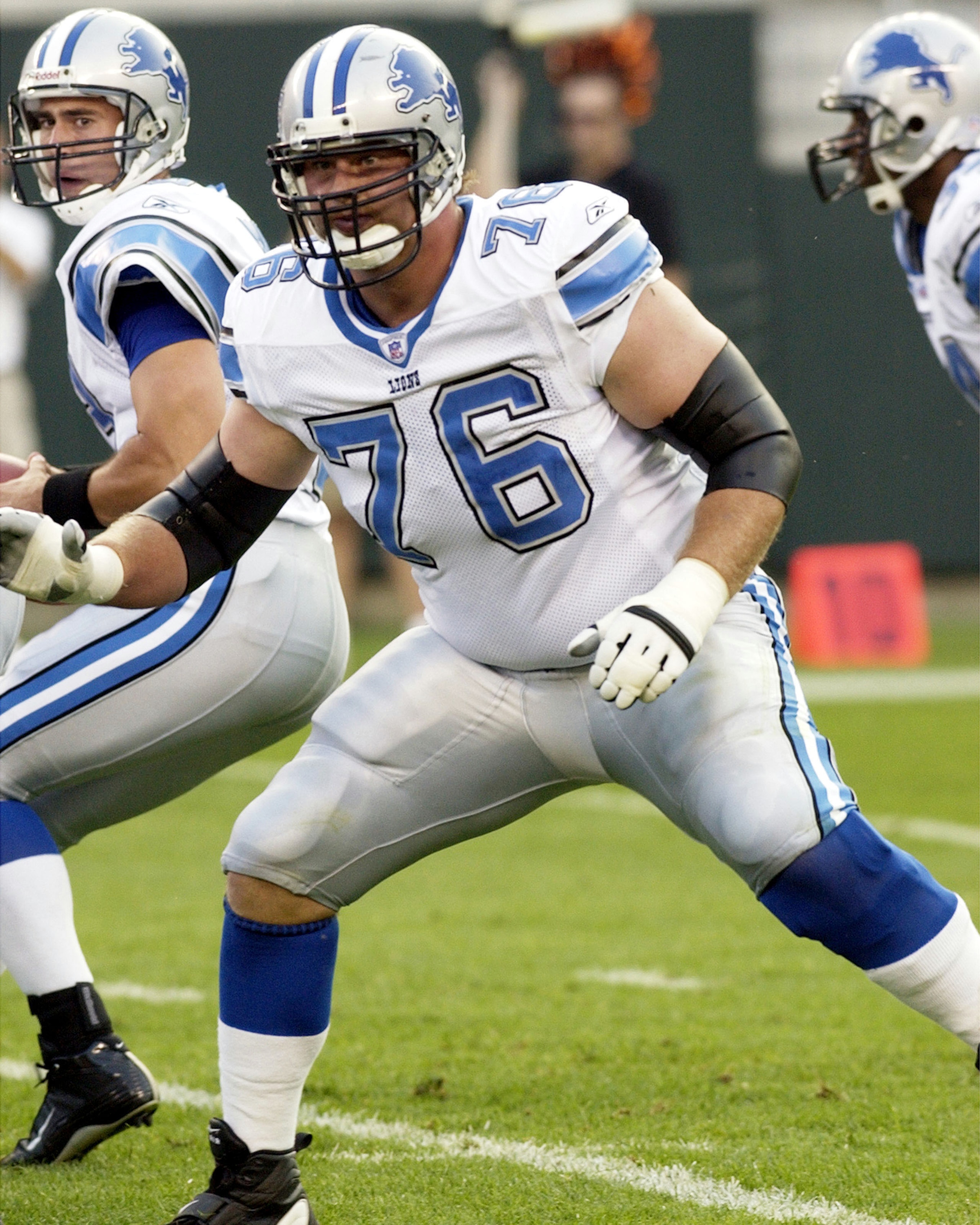Detroit Lions T Jeff Backus sets a first-quarter block  August 16,2003 in Cincinnatti.  The Cincinnati Bengals defeated the Lions 23 - 10 in a NFL pre-season game.  (Photo by Al Messerschmidt/Getty Images)