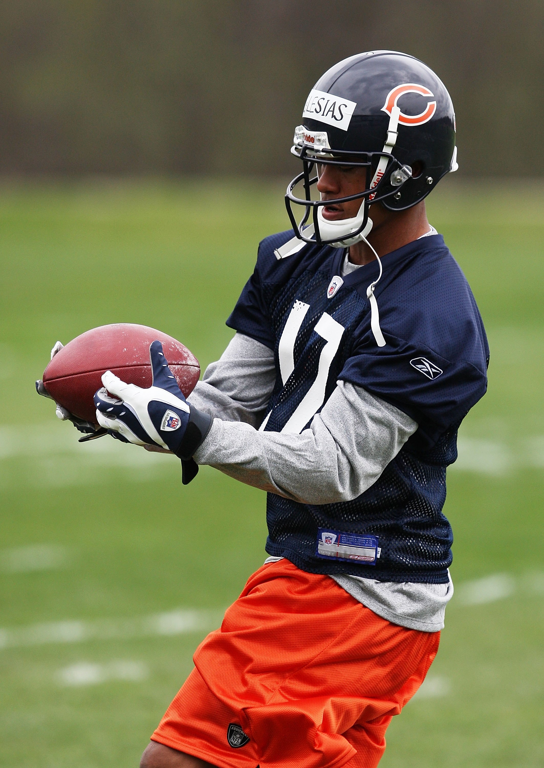 LAKE FOREST, IL - MAY 01: Juaquin Iglesias #17 of the Chicago Bears catches a pass during a rookie mini-camp practice on May 1, 2009 at Halas Hall in Lake Forest, Illinois. (Photo by Jonathan Daniel/Getty Images) LAKE FOREST, IL - MAY 01: Juaquin Iglesias #17 of the Chicago Bears catches a pass during a rookie mini-camp practice on May 1, 2009 at Halas Hall in Lake Forest, Illinois. (Photo by Jonathan Daniel/Getty Images)