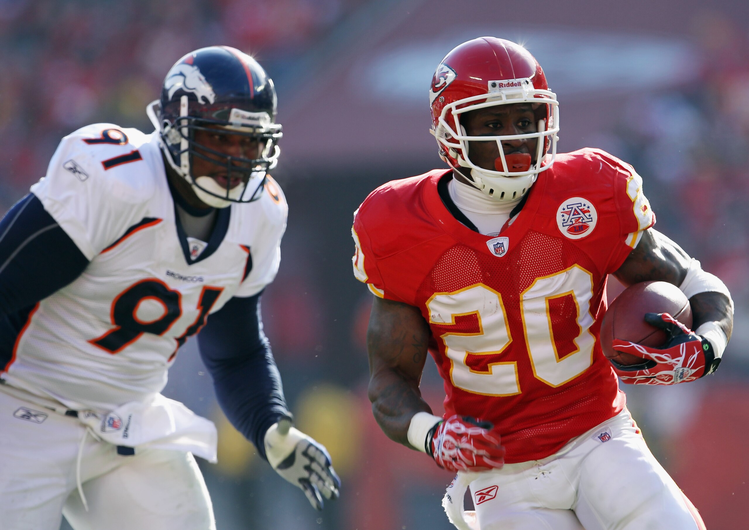 KANSAS CITY, MO - DECEMBER 05:  Thomas Jones #20 of the Kansas City Chiefs in action during the game against the Denver Broncos on December 5, 2010 at Arrowhead Stadium in Kansas City, Missouri.  (Photo by Jamie Squire/Getty Images)