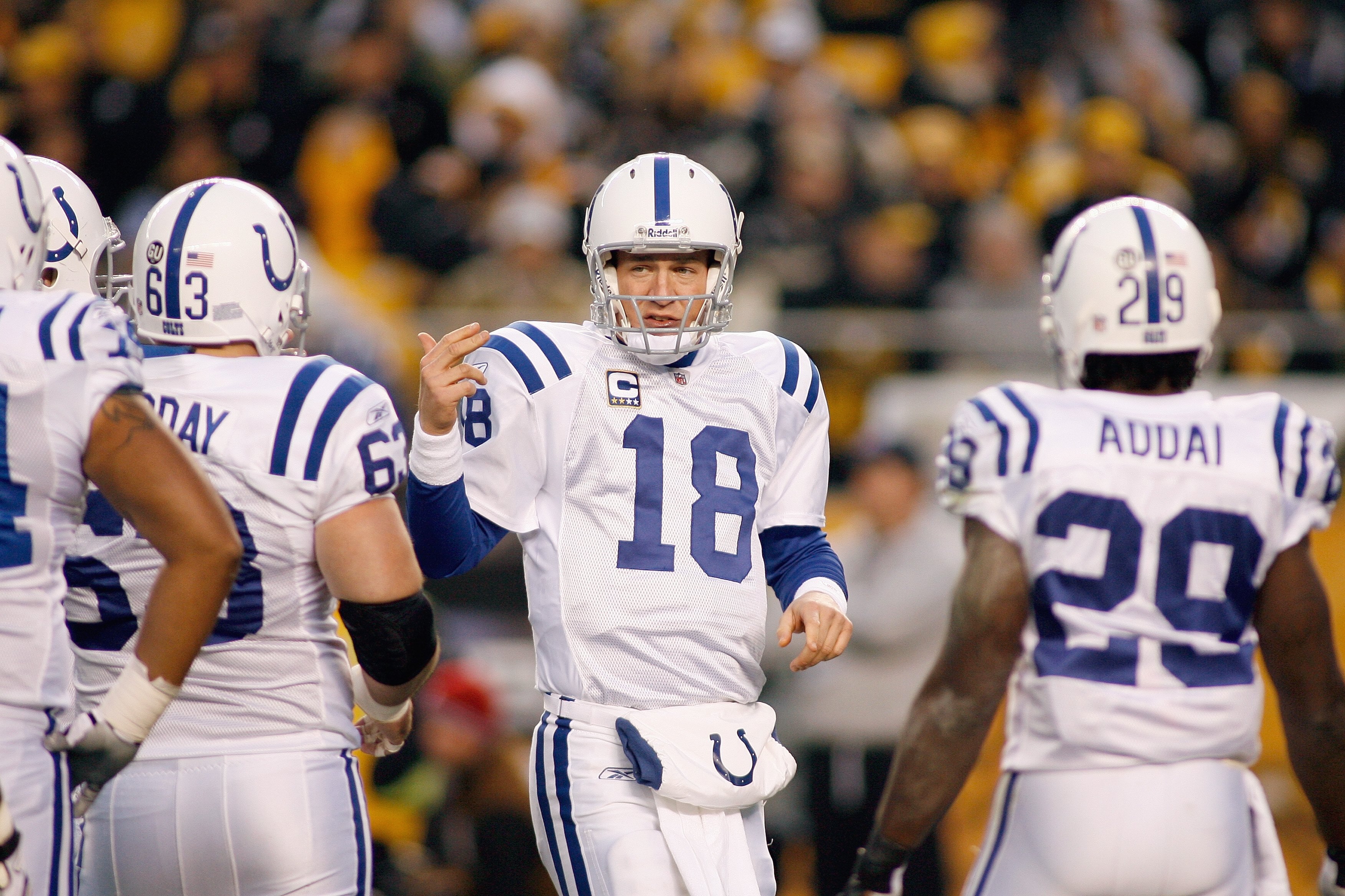 PITTSBURGH - NOVEMBER 9:  Quarterback Peyton Manning #18 of the Indianapolis Colts talks to his players during the game against the Pittsburgh Steelers on November 9, 2008 at Heinz Field in Pittsburgh, Pennsylvania. (Photo by: Rick Stewart/Getty Images)