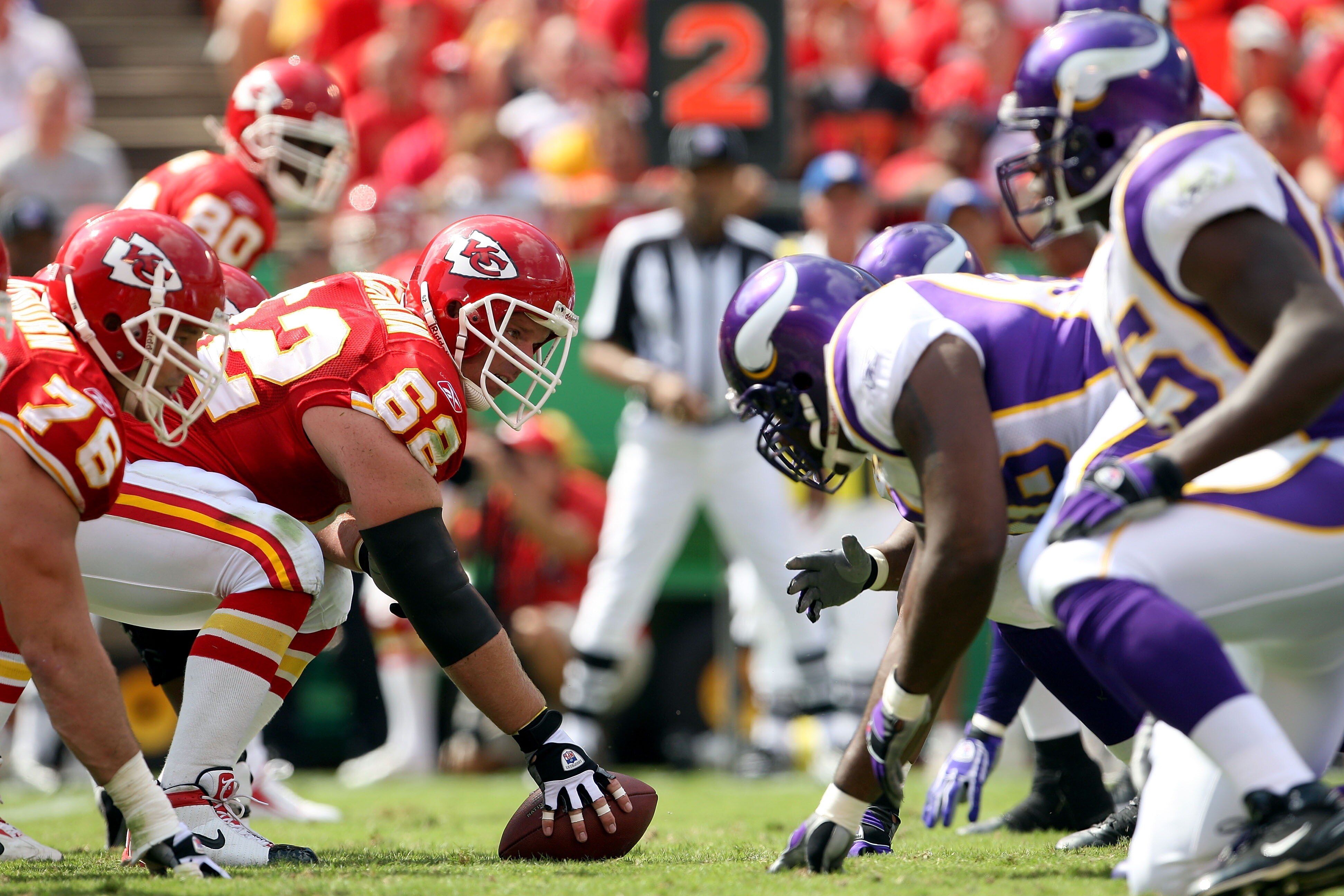 KANSAS CITY, MO - SEPTEMBER 23:  The Minnesota Vikings line up against the Kansas City Chiefs during the game on September 23, 2007 at Arrowhead Stadium in Kansas City, Missouri.  (Photo by Jamie Squire/Getty Images)