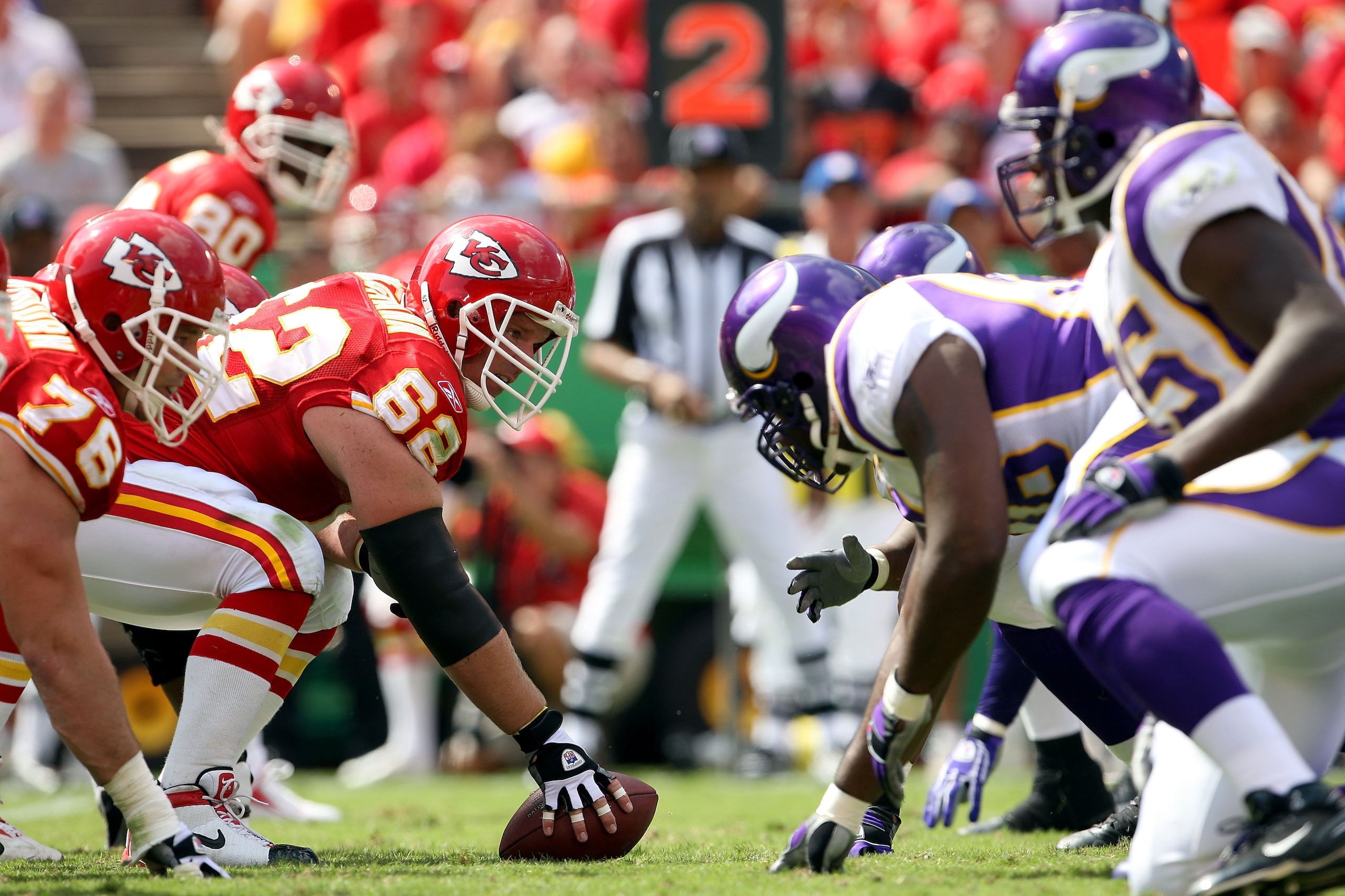 KANSAS CITY, MO - SEPTEMBER 23:  The Minnesota Vikings line up against the Kansas City Chiefs during the game on September 23, 2007 at Arrowhead Stadium in Kansas City, Missouri.  (Photo by Jamie Squire/Getty Images)