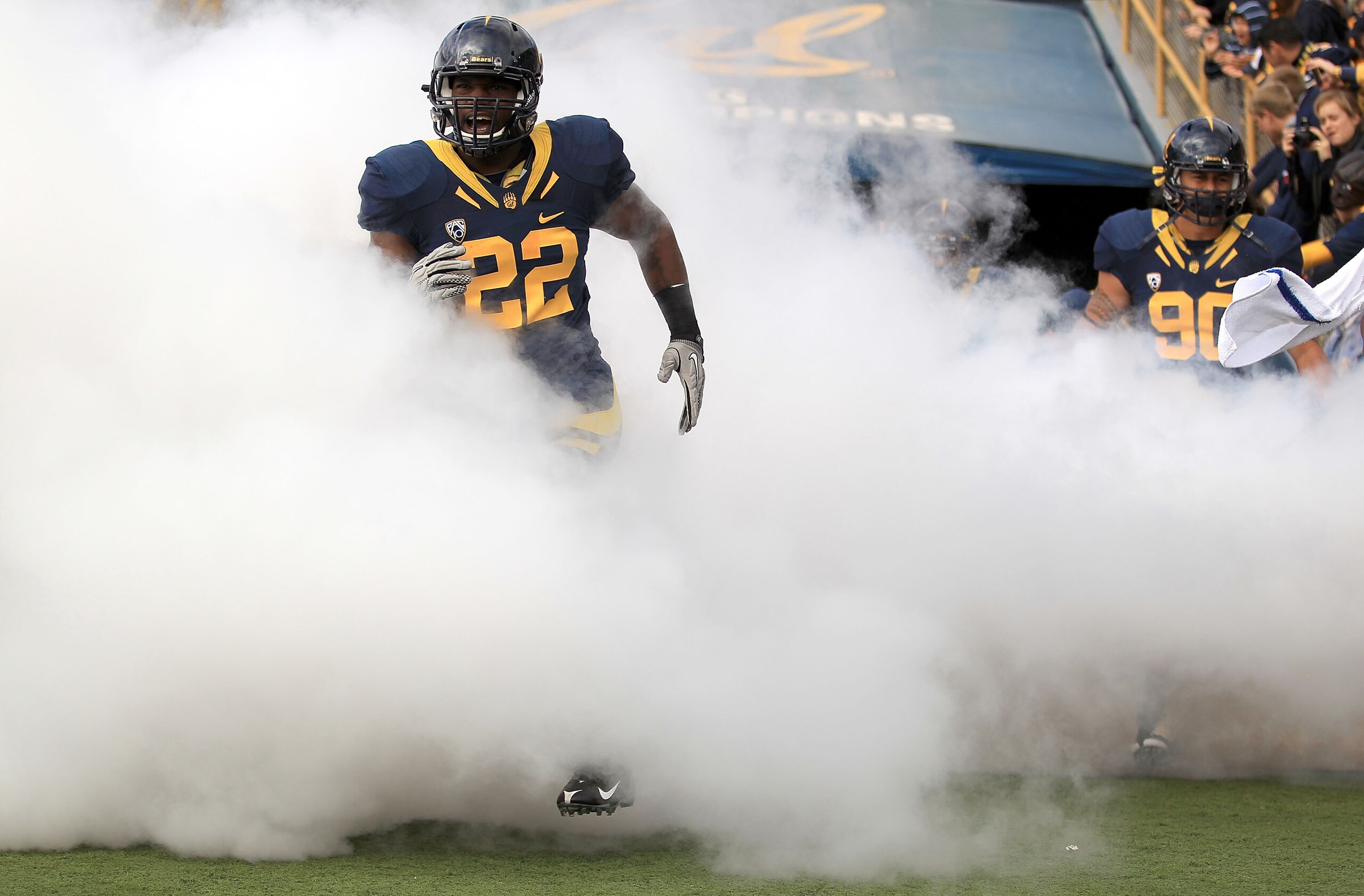 BERKELEY, CA - NOVEMBER 20: Ryan Davis #22 California Golden Bears runs on to the field for their game against the Stanford Cardinal at California Memorial Stadium on November 20, 2010 in Berkeley, California. (Photo by Ezra Shaw/Getty Images) BERKELEY, CA - NOVEMBER 20: Ryan Davis #22 California Golden Bears runs on to the field for their game against the Stanford Cardinal at California Memorial Stadium on November 20, 2010 in Berkeley, California. (Photo by Ezra Shaw/Getty Images)