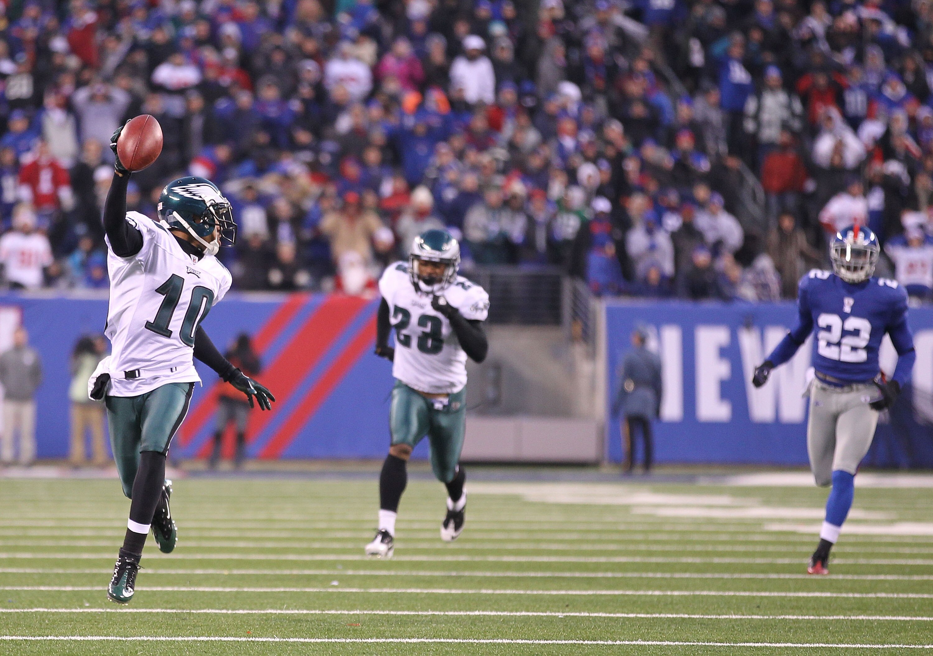 EAST RUTHERFORD, NJ - DECEMBER 19:  DeSean Jackson #10 of the Philadelphia Eagles returns a punt for the winning touchdown as time runs out defeating the New York Giants 38-31 during their game on December 19, 2010 at The New Meadowlands Stadium in East R