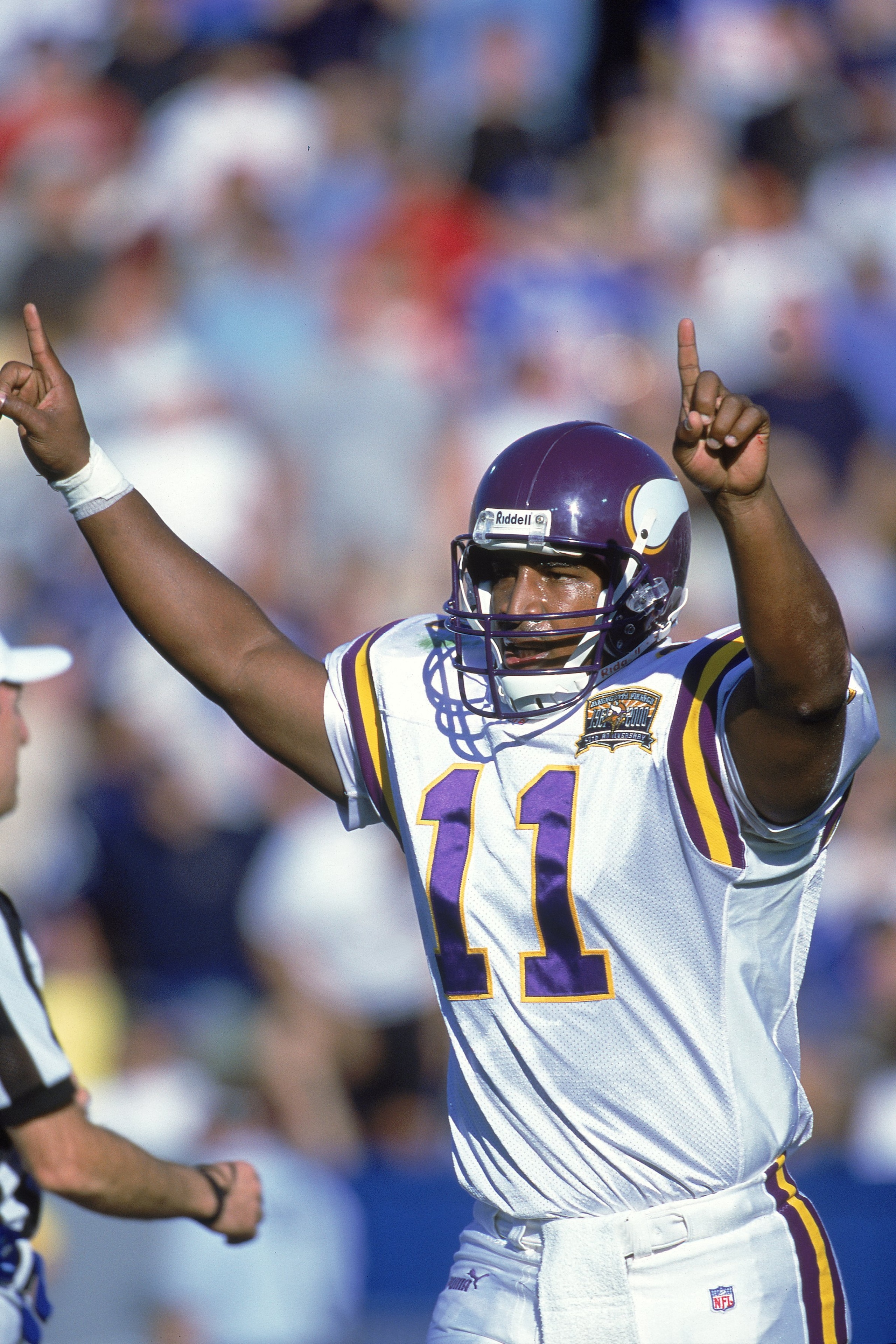 17 Sep 2000: Quarterback Daunte Culpepper #11 of the Minnesota Vikings celebrates during the game against the New England Patriots at the Foxboro Stadium in Foxboro, Maryland. The Vikings defeated the Patriots 21-13.Mandatory Credit: Rick Stewart /Alls 17 Sep 2000: Quarterback Daunte Culpepper #11 of the Minnesota Vikings celebrates during the game against the New England Patriots at the Foxboro Stadium in Foxboro, Maryland. The Vikings defeated the Patriots 21-13.Mandatory Credit: Rick Stewart /Alls