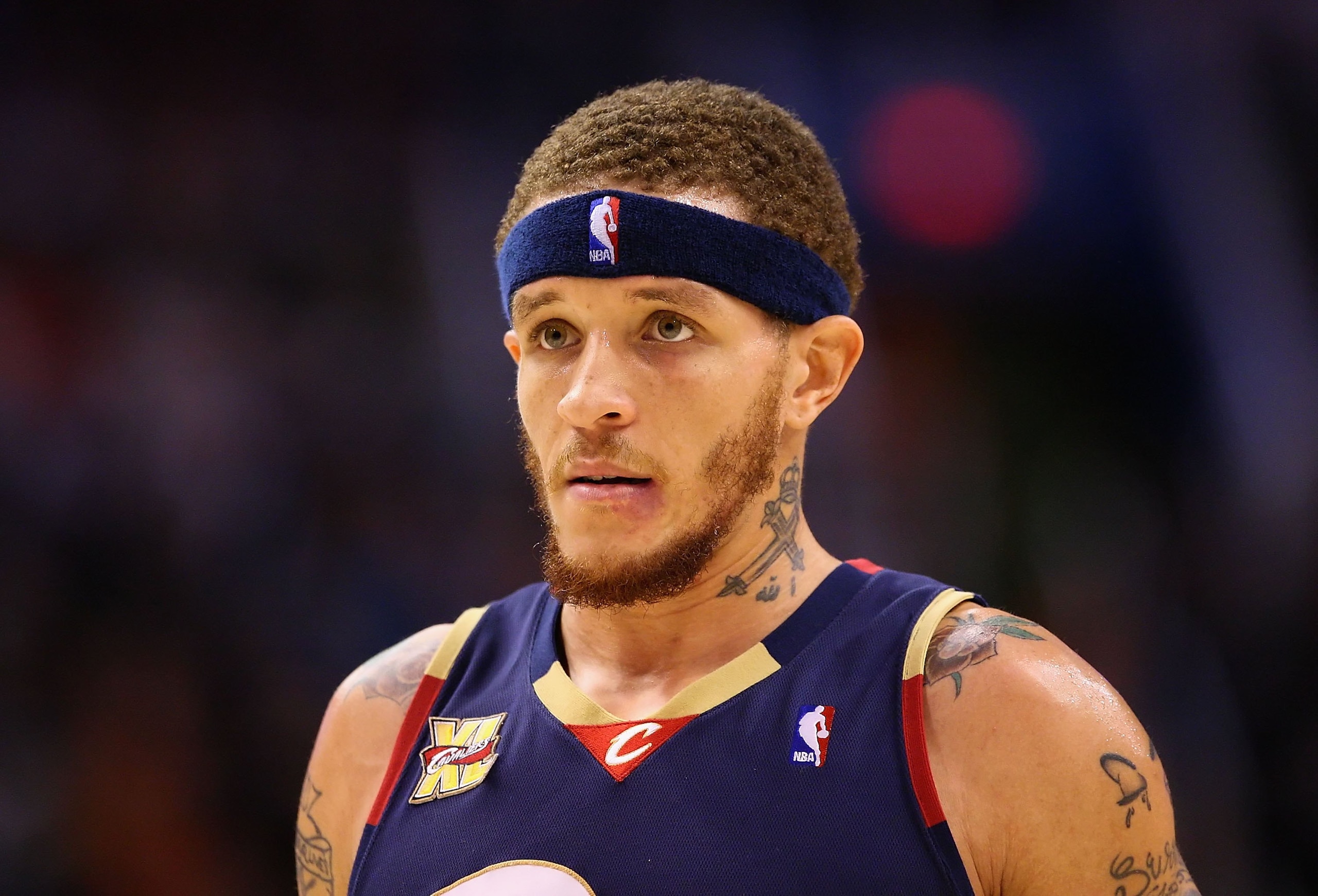 PHOENIX - DECEMBER 21: Delonte West #13 of the Cleveland Cavaliers during the NBA game against of the Phoenix Suns at US Airways Center on December 21, 2009 in Phoenix, Arizona. The Cavaliers defeated the Suns 109-91. NOTE TO USER: User expressly acknow PHOENIX - DECEMBER 21: Delonte West #13 of the Cleveland Cavaliers during the NBA game against of the Phoenix Suns at US Airways Center on December 21, 2009 in Phoenix, Arizona. The Cavaliers defeated the Suns 109-91. NOTE TO USER: User expressly acknow