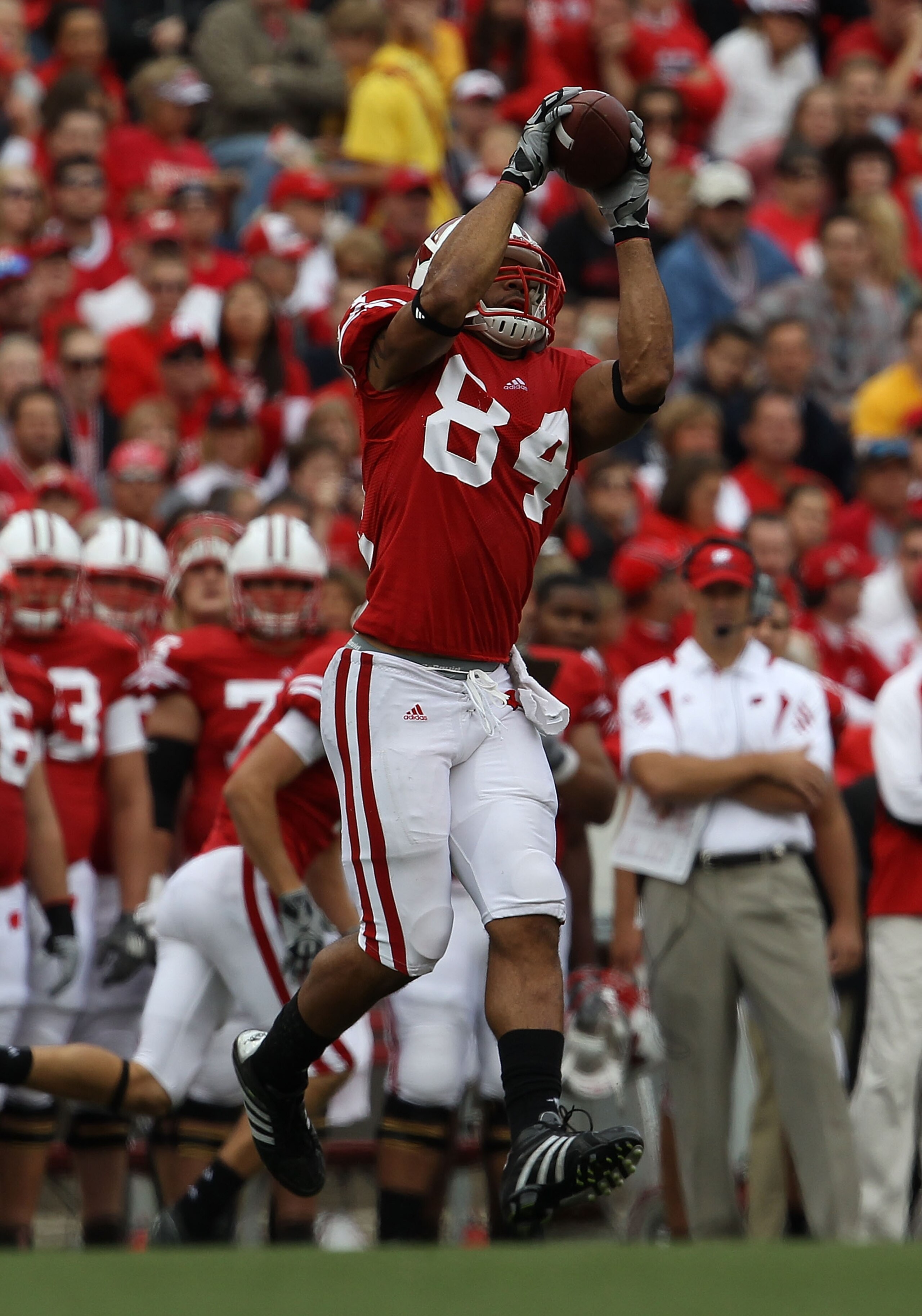 MADISON, WI - SEPTEMBER 18: Lance Kendricks #84 of the Wisconsin Badgers catches a pass against the Arizona State Sun Devils at Camp Randall Stadium on September 18, 2010 in Madison, Wisconsin. Wisconsin defeated Arizona State 20-19. (Photo by Jonathan Da