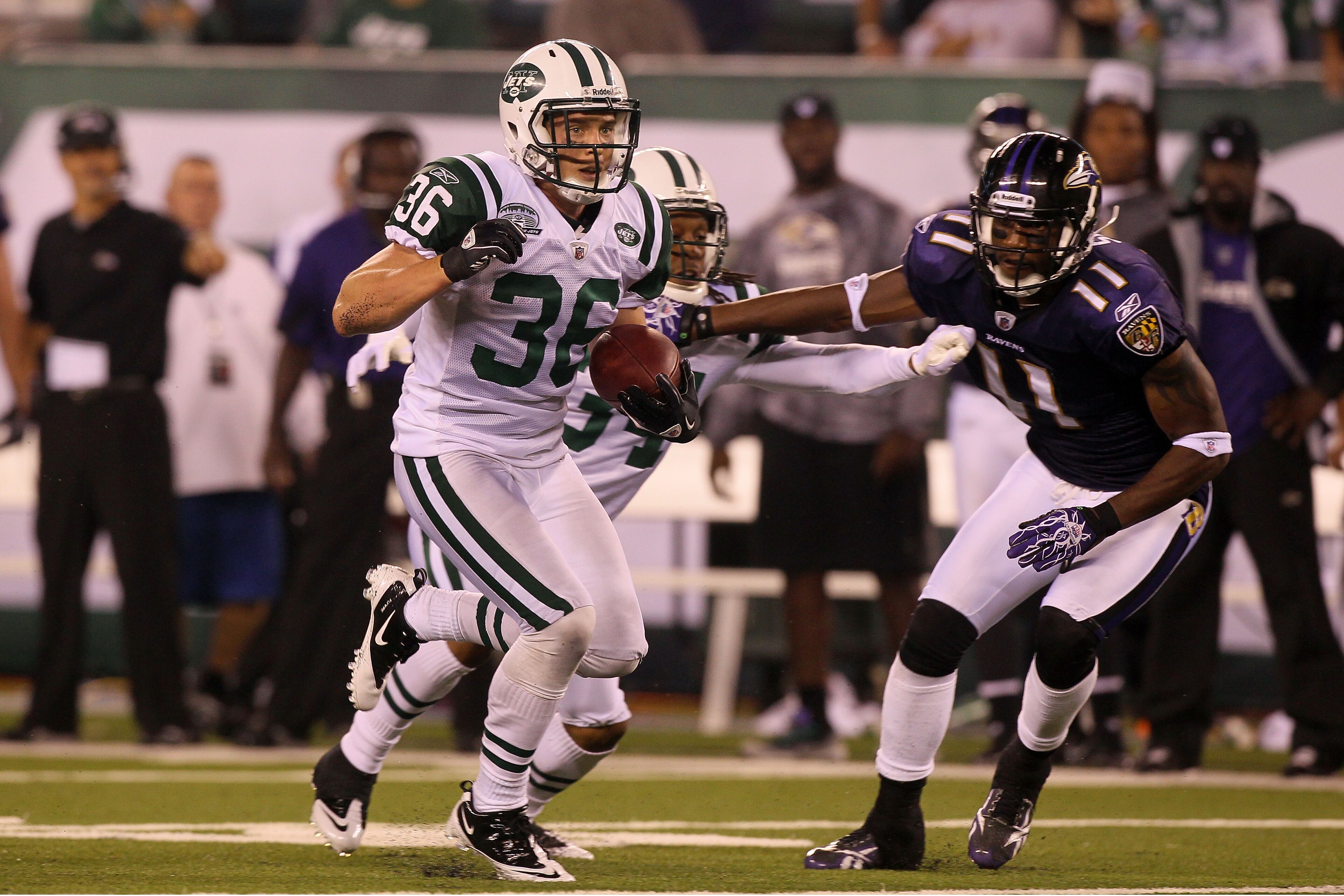 EAST RUTHERFORD, NJ - SEPTEMBER 13:  Jim Leonhard #36 of the New York Jets in action against the Baltimore Ravens during their home opener at the New Meadowlands Stadium on September 13, 2010 in East Rutherford, New Jersey.  (Photo by Jim McIsaac/Getty Im