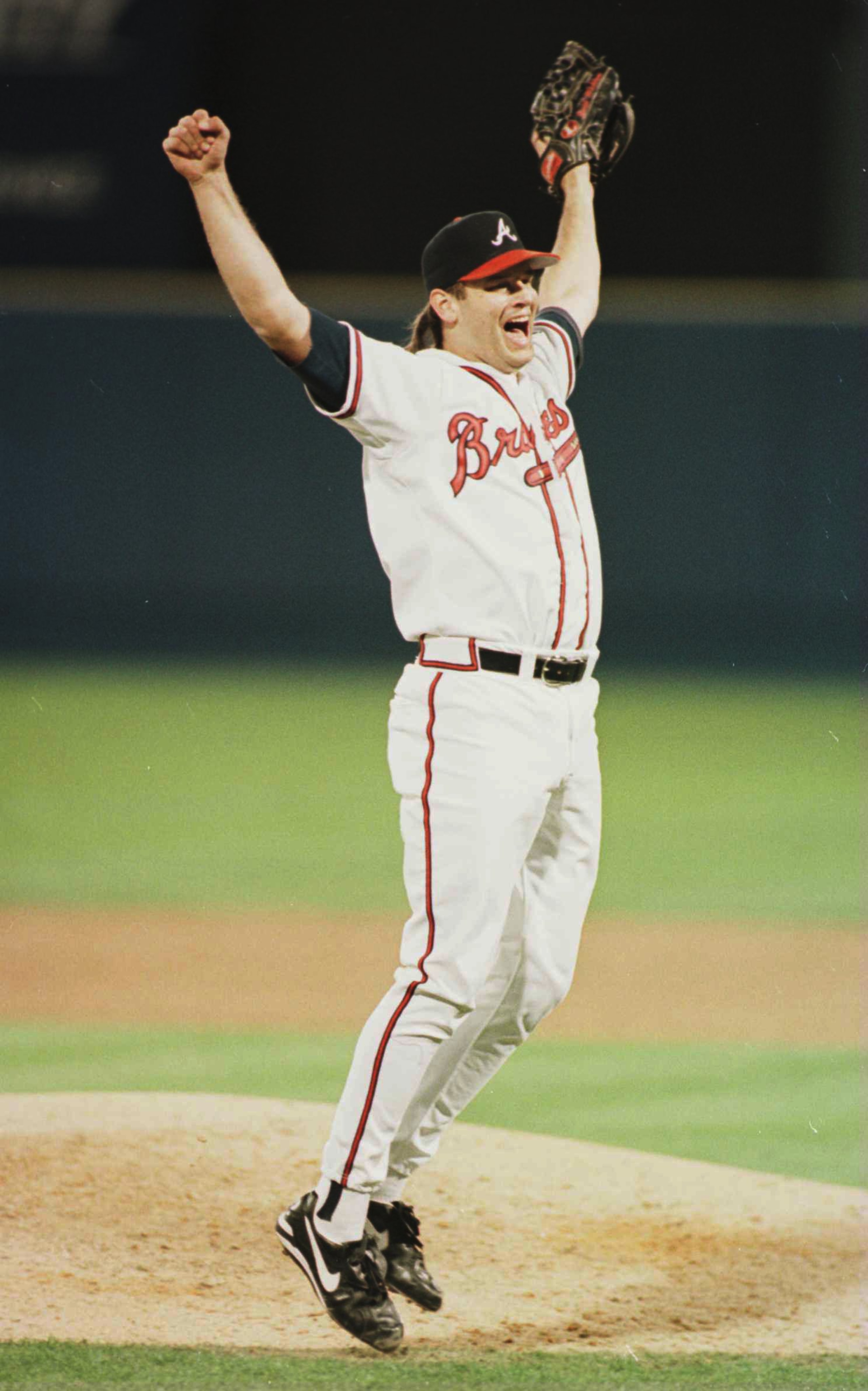 28 OCT 1995:  RELIEF PITCHER MARK WOHLERS OF THE ATLANTA BRAVES CELEBRATES WINNING THE WORLD SERIES AT FULTON COUNTY STADIUM IN ATLANTA, GEORGIA.  ATLANTA DEFEATED CLEVELAND 1-0 TO TAKE THE SERIES 4 GAMES TO 2.  Mandatory Credit: Rick Stewart/ALLSPORT