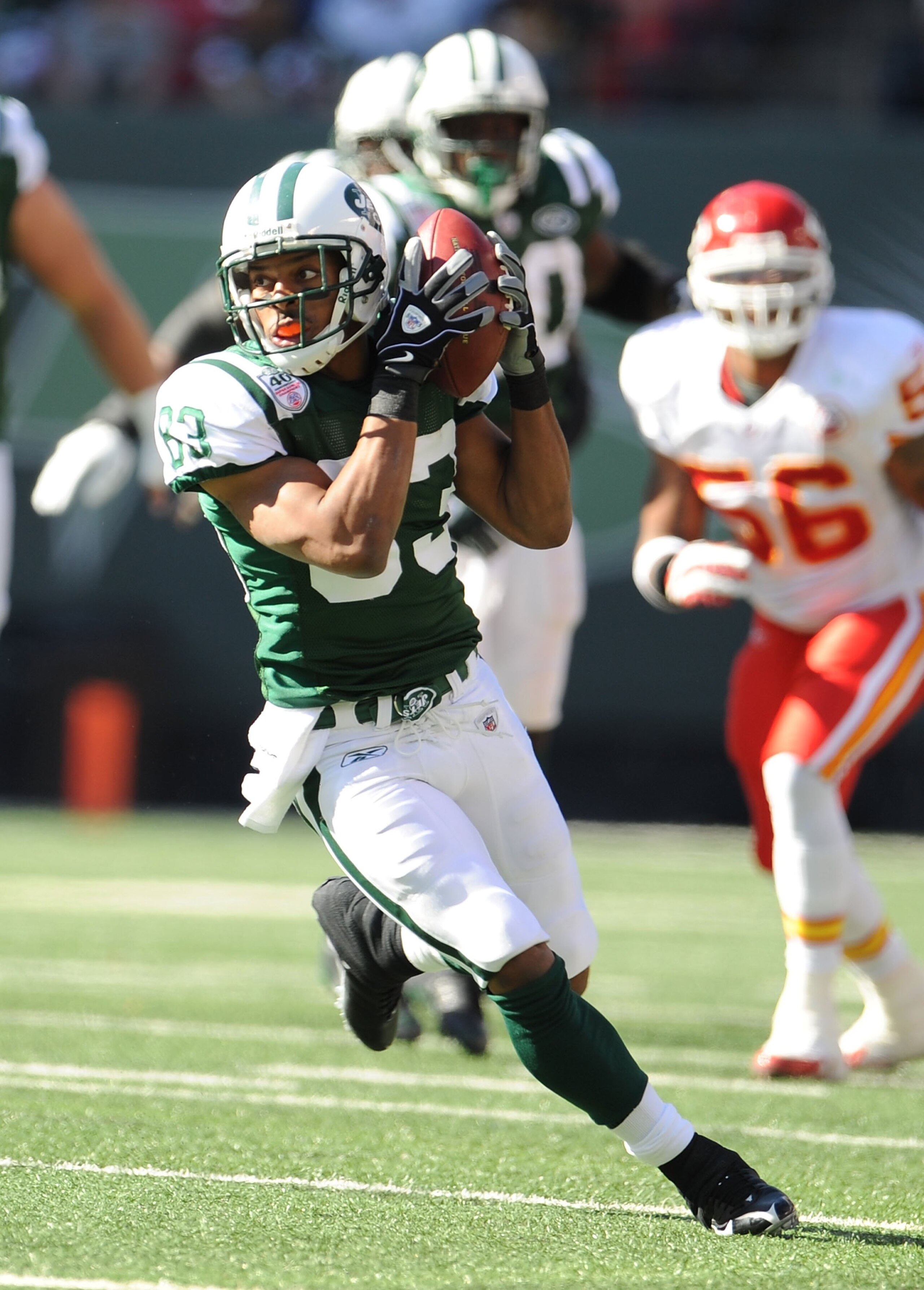 EAST RUTHERFORD, NJ - OCTOBER 26:  Chansi Stuckey of the New York Jets runs with the ball against the Kansas City Chiefs during their game on October 26, 2008 at Giants Stadium in East Rutherford, New Jersey.  (Photo by Al Bello/Getty Images)