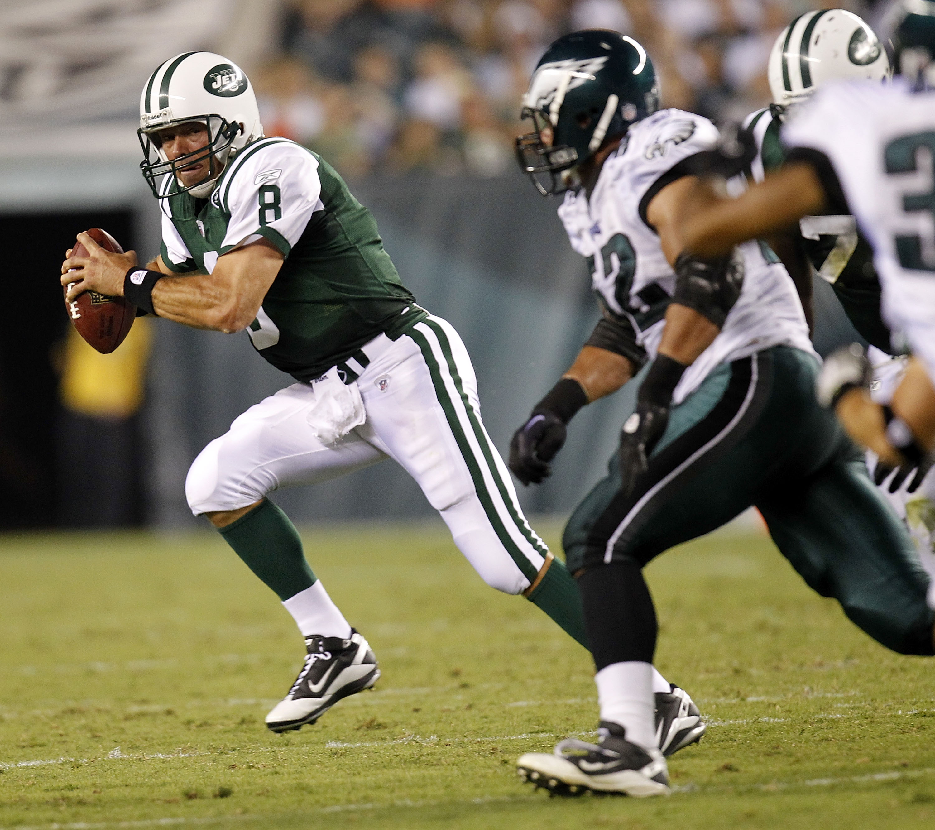 PHILADELPHIA - SEPTEMBER 02: Mark Brunell #8 of the New York Jets rolls out during a preseason game against the Philadelphia Eagles at Lincoln Financial Field on September 2, 2010 in Philadelphia, Pennsylvania. (Photo by Jeff Zelevansky/Getty Images)