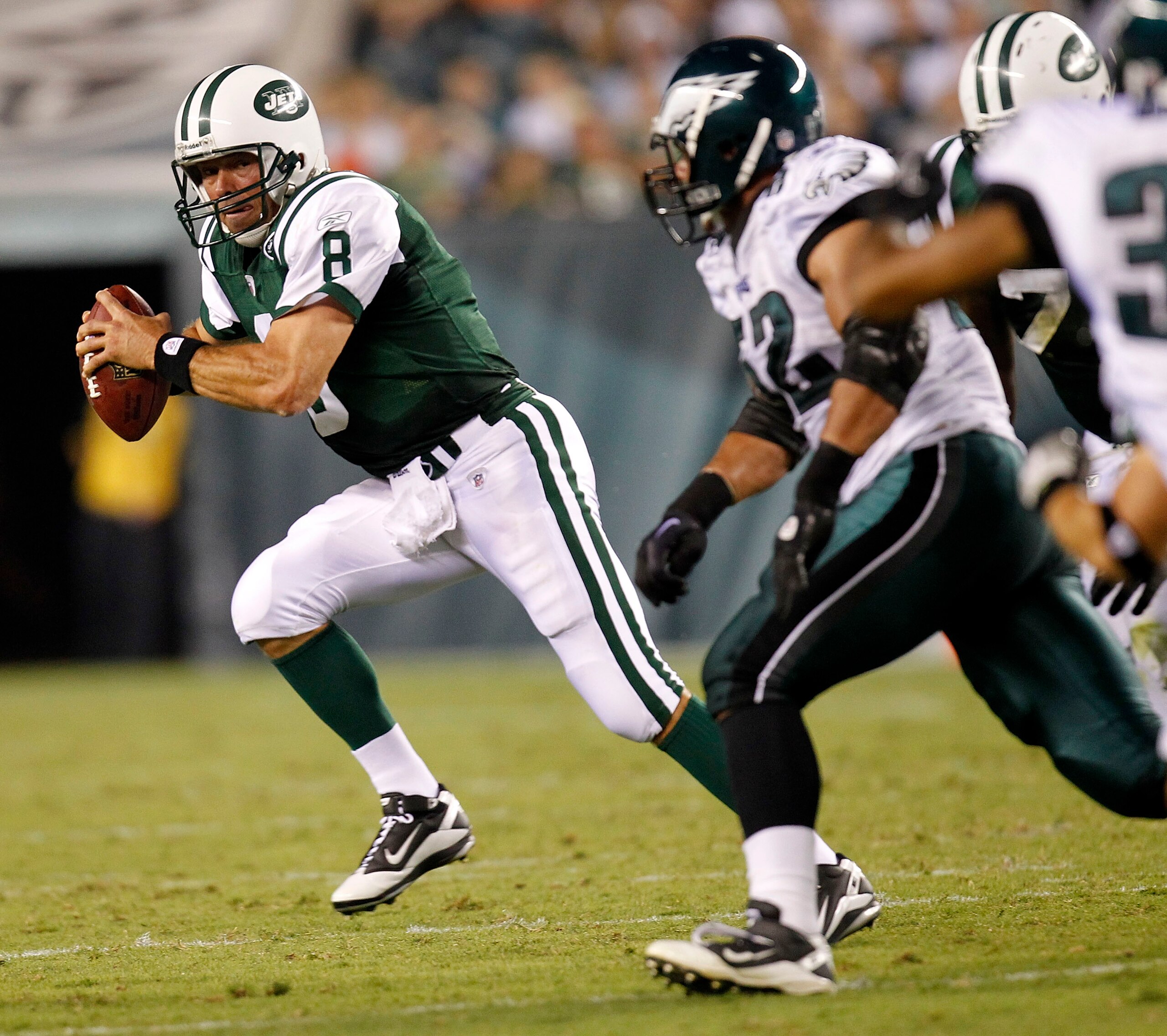 PHILADELPHIA - SEPTEMBER 02: Mark Brunell #8 of the New York Jets rolls out during a preseason game against the Philadelphia Eagles at Lincoln Financial Field on September 2, 2010 in Philadelphia, Pennsylvania. (Photo by Jeff Zelevansky/Getty Images)
