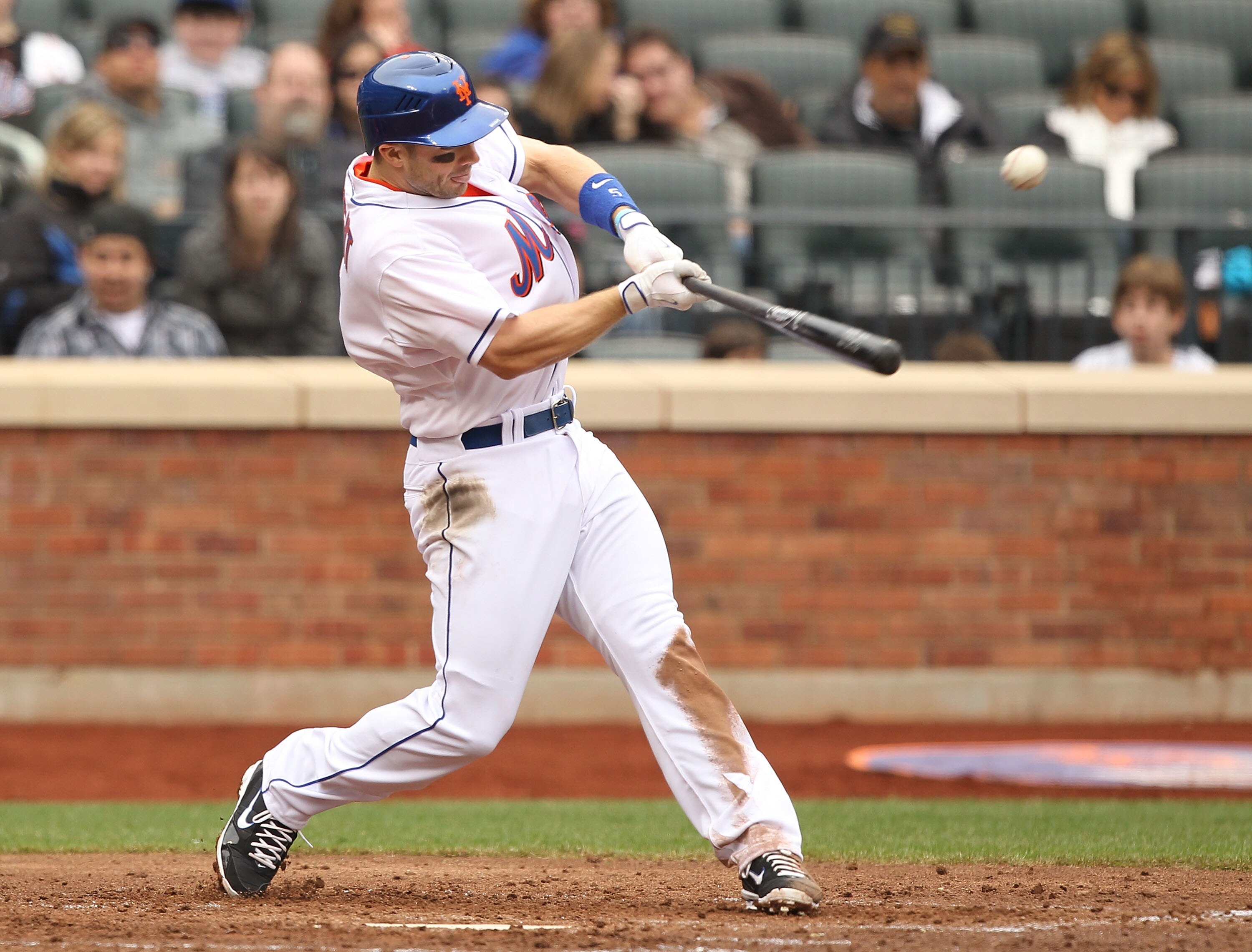 NEW YORK, NY - APRIL 10:  David Wright #5 of the New York Mets in action against the Washington Nationals during their game on April 10, 2011 at Citi Field in the Flushing neighborhood of the Queens borough of New York City.  (Photo by Al Bello/Getty Imag