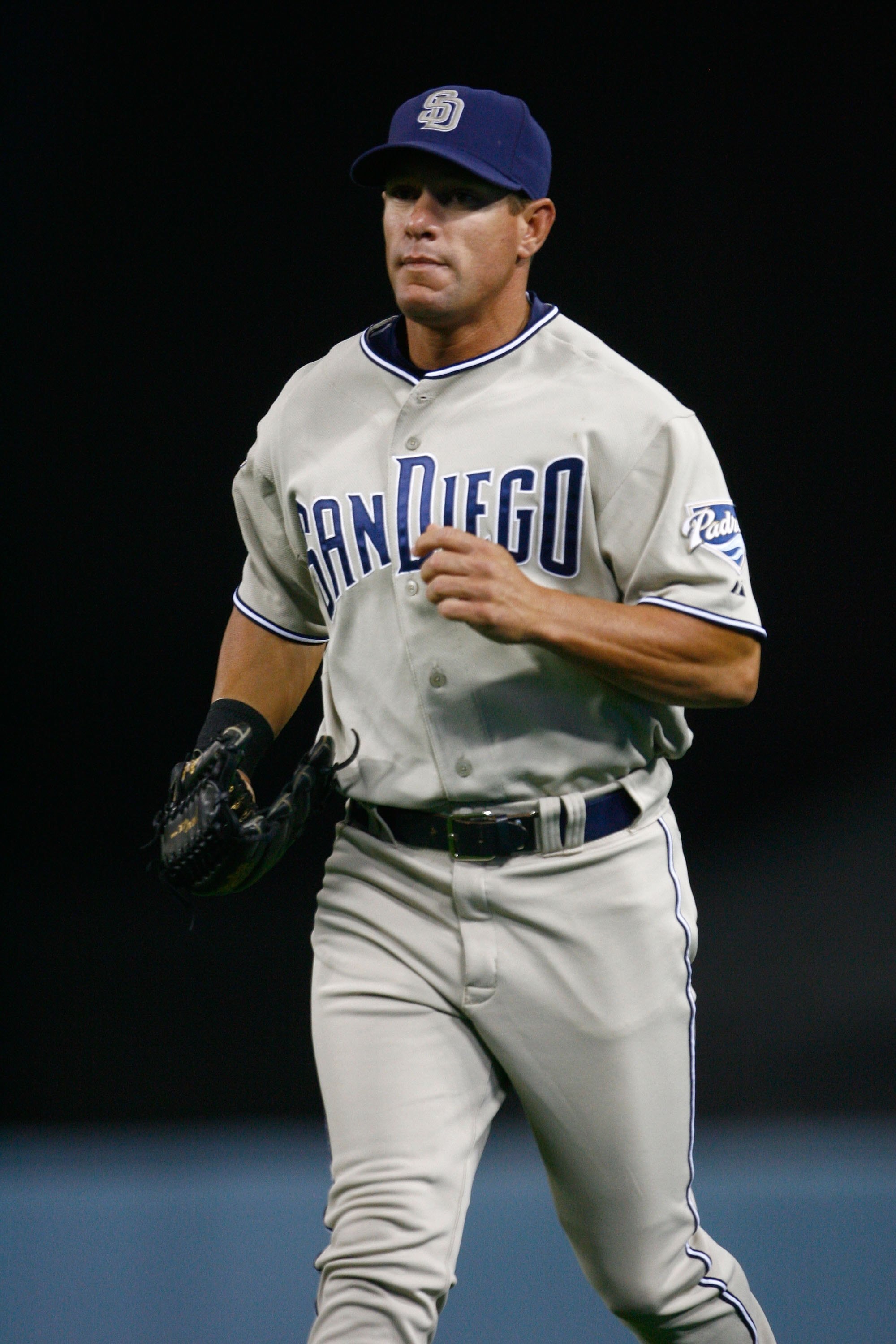 LOS ANGELES, CA - JUNE 09:  Brian Giles #24 of the San Diego Padres fields against the Los Angeles Dodgers at Dodger Stadium on June 9, 2009 in Los Angeles, California.  (Photo by Jeff Gross/Getty Images)