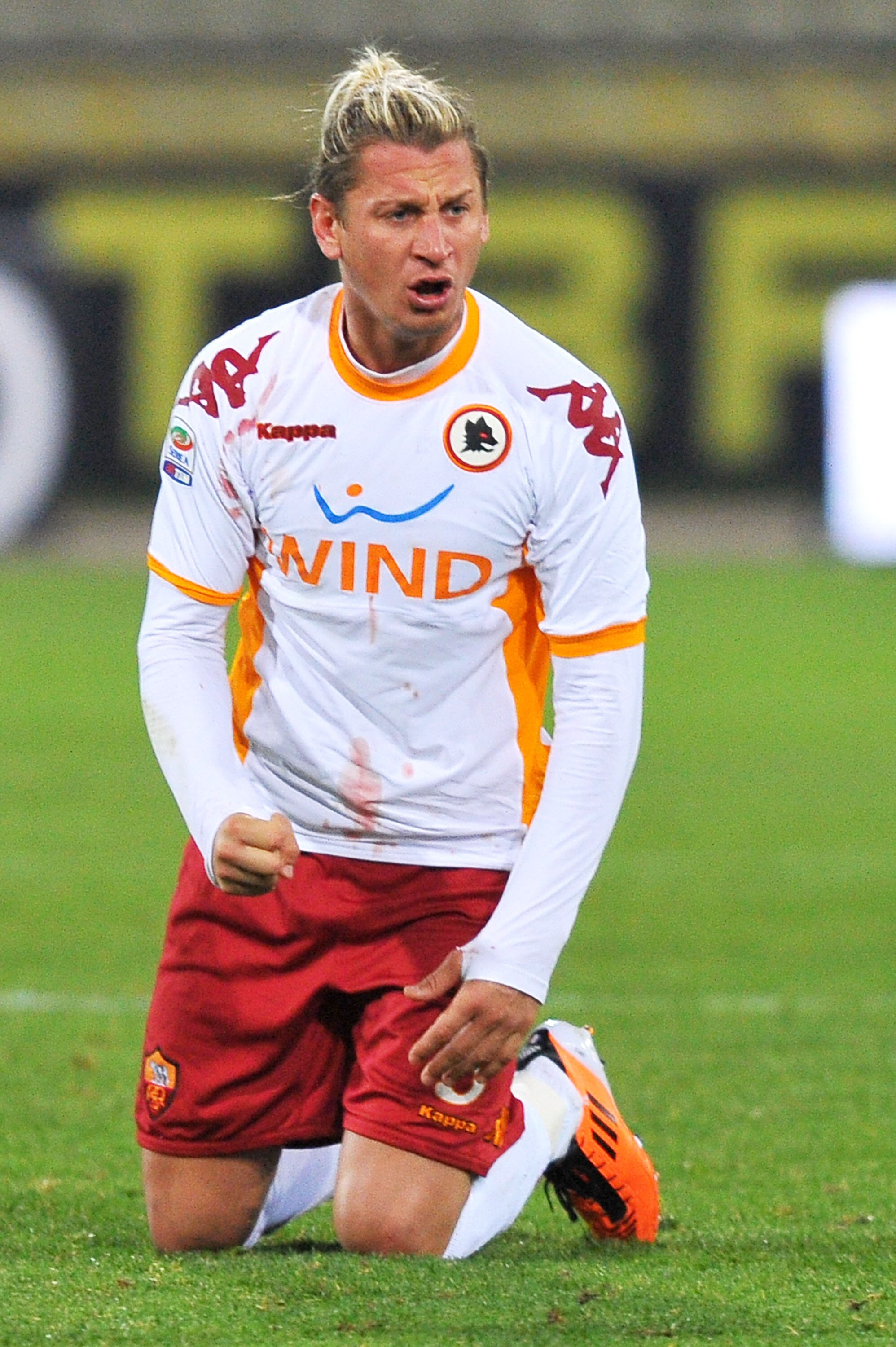 BOLOGNA, ITALY - FEBRUARY 23:  Philippe Mexes of Roma in action during the Serie A match between Bologna FC and AS Roma at Stadio Renato Dall'Ara on February 23, 2011 in Bologna, Italy.  (Photo by Roberto Serra/Getty Images)