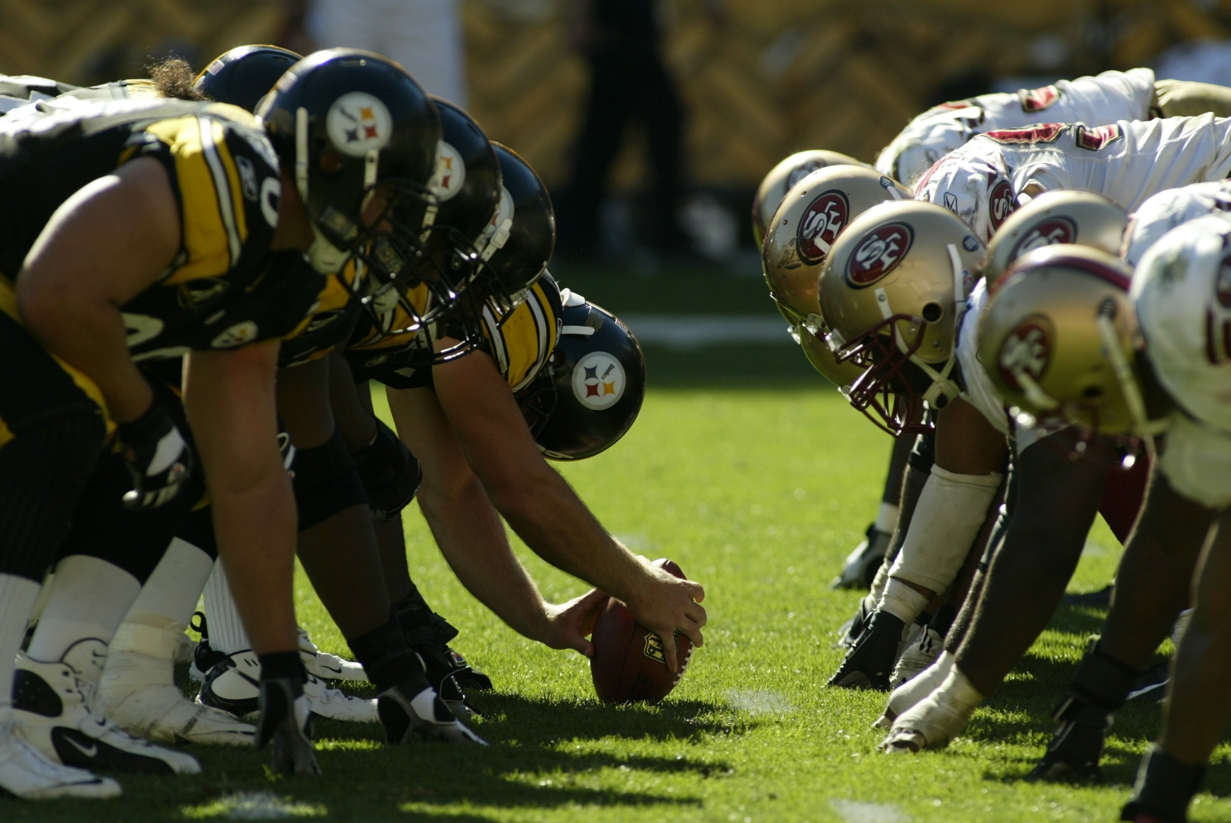 PITTSBURGH - SEPTEMBER 23:  The Pittsburgh Steelers line up against the San Francisco 49ers on September 23, 2007 at Heinz Field in Pittsburgh, Pennsylvania. The Steelers won 36-17. (Photo by Rick Stewart/Getty Images)