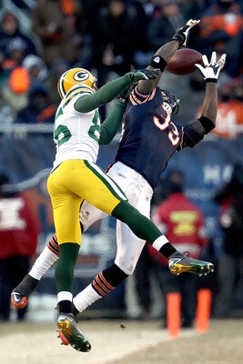 CHICAGO, IL - JANUARY 23:  Charles Tillman #33 of the Chicago Bears is unable to intercept a pass intended for Greg Jennings #85 of the Green Bay Packers in the third quarter of the NFC Championship Game at Soldier Field on January 23, 2011 in Chicago, Il