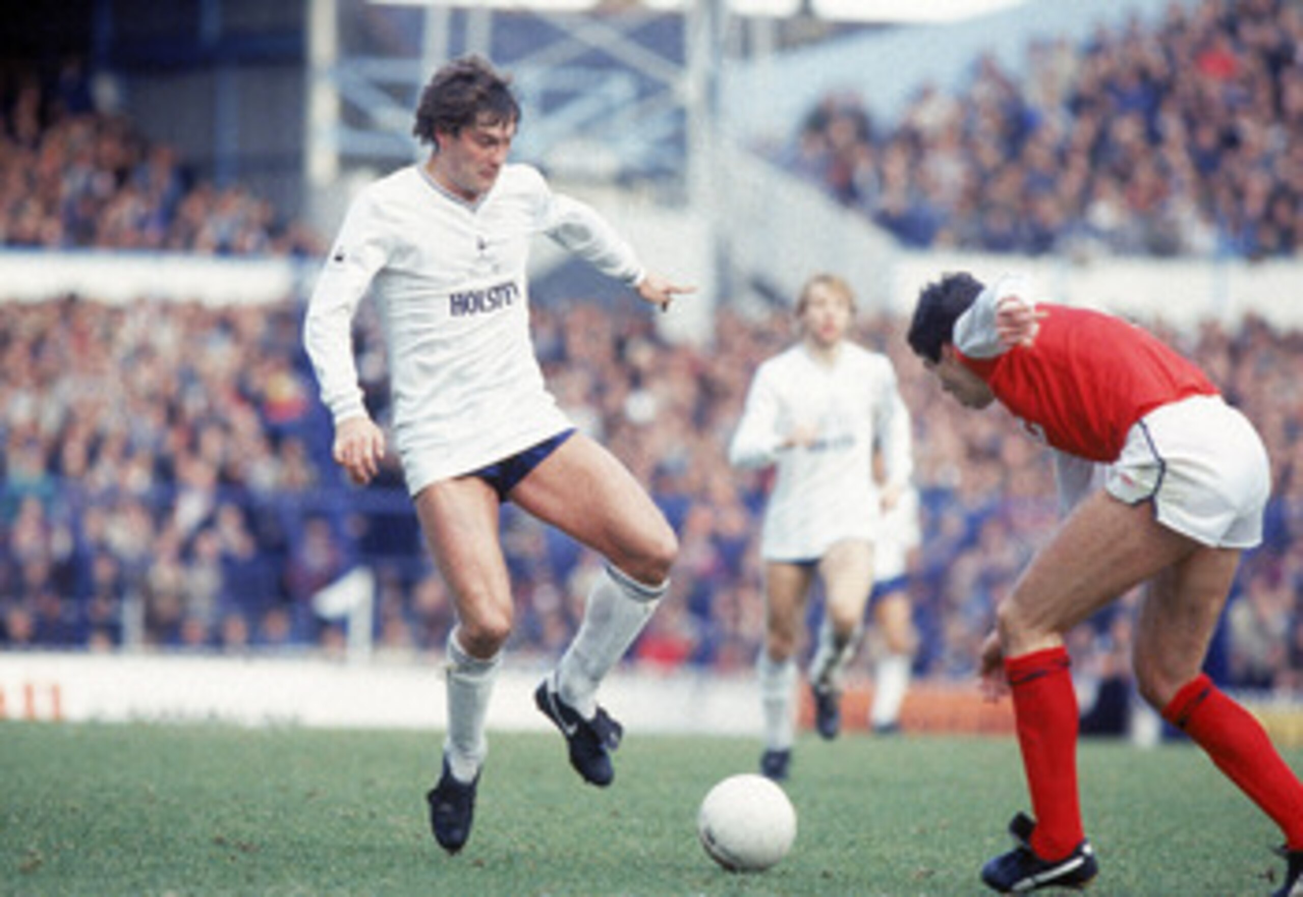 Undated:  Glenn Hoddle of Tottenham Hotspur takes on Arsenal defender David O''Leary during the North London Derby League match at White Hart Lane in London. \ Mandatory Credit: Steve Powell /Allsport
