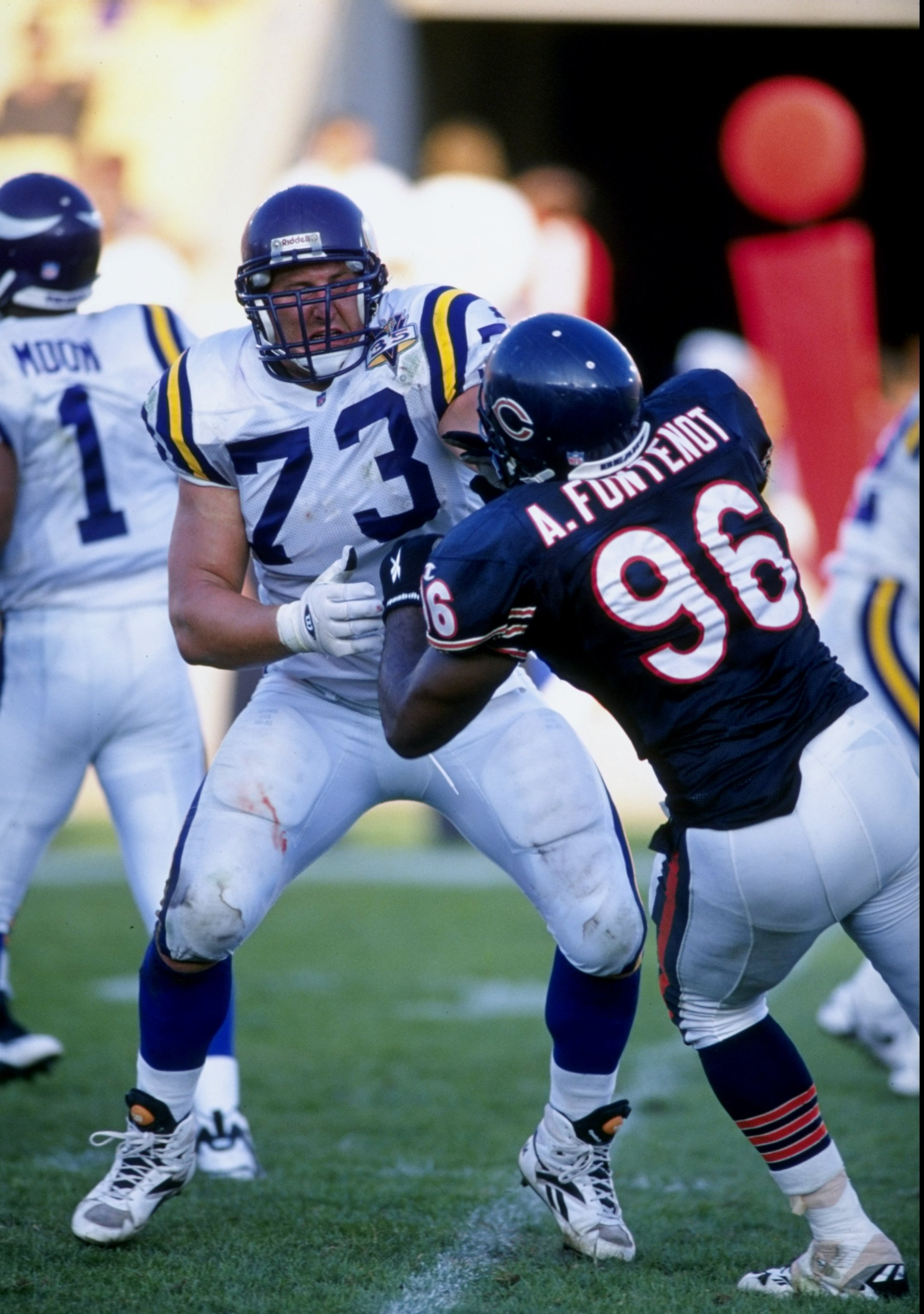 3 Sep 1995: Offensive lineman Todd Steussie of the Minnesota Vikings in action during a game against the Chicago Bears at Soldiers Field in Chicago, Illinois. The Bears defeated the Vikings 31-14. 3 Sep 1995: Offensive lineman Todd Steussie of the Minnesota Vikings in action during a game against the Chicago Bears at Soldiers Field in Chicago, Illinois. The Bears defeated the Vikings 31-14.