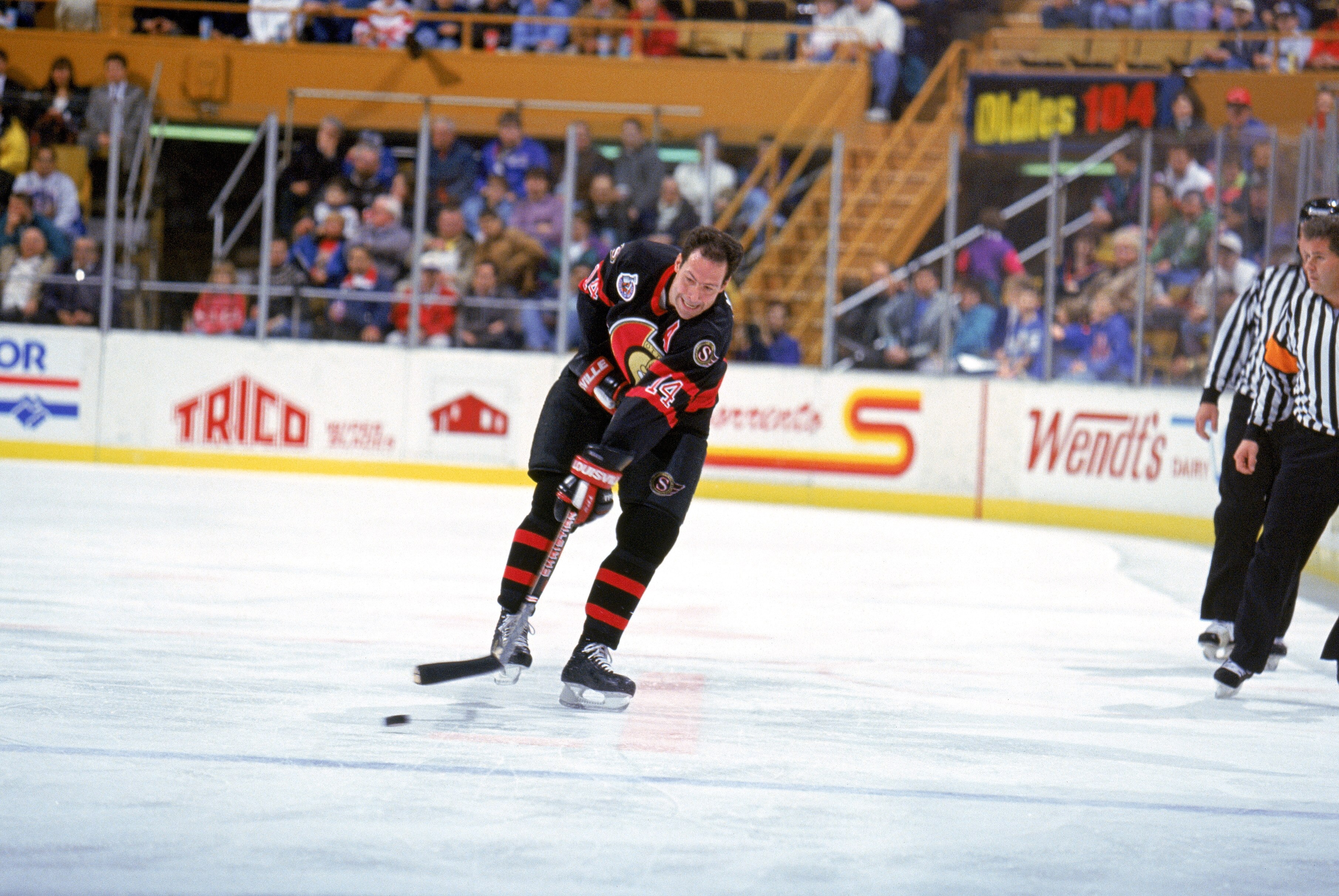 BUFFALO, NY - NOVEMBER 27:  Defense Brad Marsh #14 of the Ottawa Senators warms up prior to a game against the Buffalo Sabres on November 27, 1992 at Memorial Auditorium in Buffalo, New York.  (Photo by Rick Stewart/Getty Images)