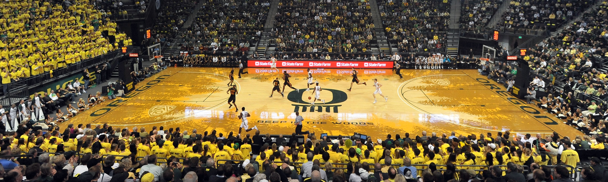 EUGENE, OR - JANUARY 13: General view of the action in the first half of the first game between the USC Trojans and the Oregon Ducks basketball teams at Matthew Knight Arena on January 13, 2011 in Eugene, Oregon. The arena is named for Matthew Knight, the