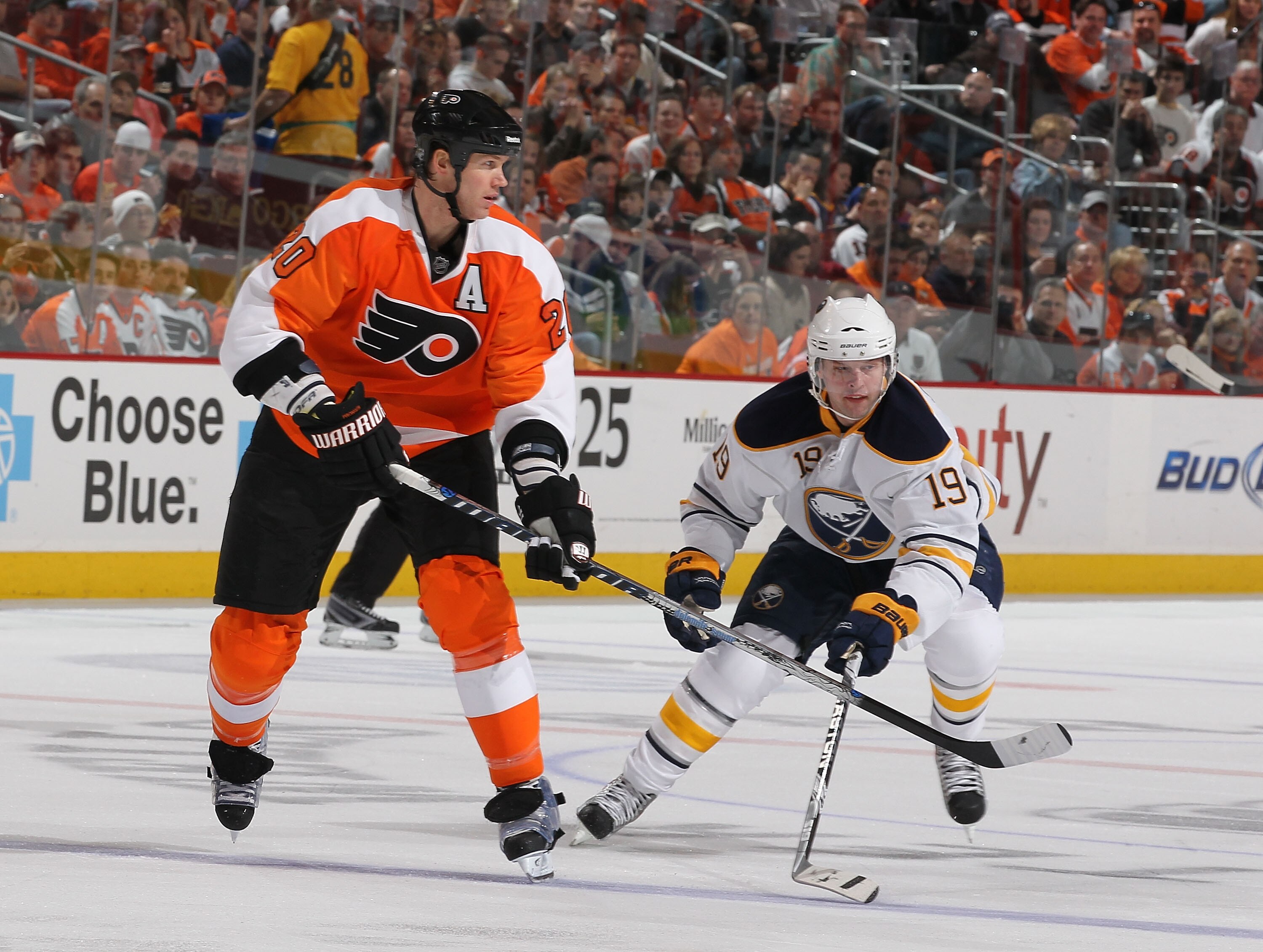 PHILADELPHIA - MARCH 05: Tim Connolly #19 of the Buffalo Sabres and Chris Pronger #20 of The Philadelphia Flyers during their game on March 5, 2011 at The Wells Fargo Center in Philadelphia, Pennsylvania. (Photo by Al Bello/Getty Images) PHILADELPHIA - MARCH 05: Tim Connolly #19 of the Buffalo Sabres and Chris Pronger #20 of The Philadelphia Flyers during their game on March 5, 2011 at The Wells Fargo Center in Philadelphia, Pennsylvania. (Photo by Al Bello/Getty Images)
