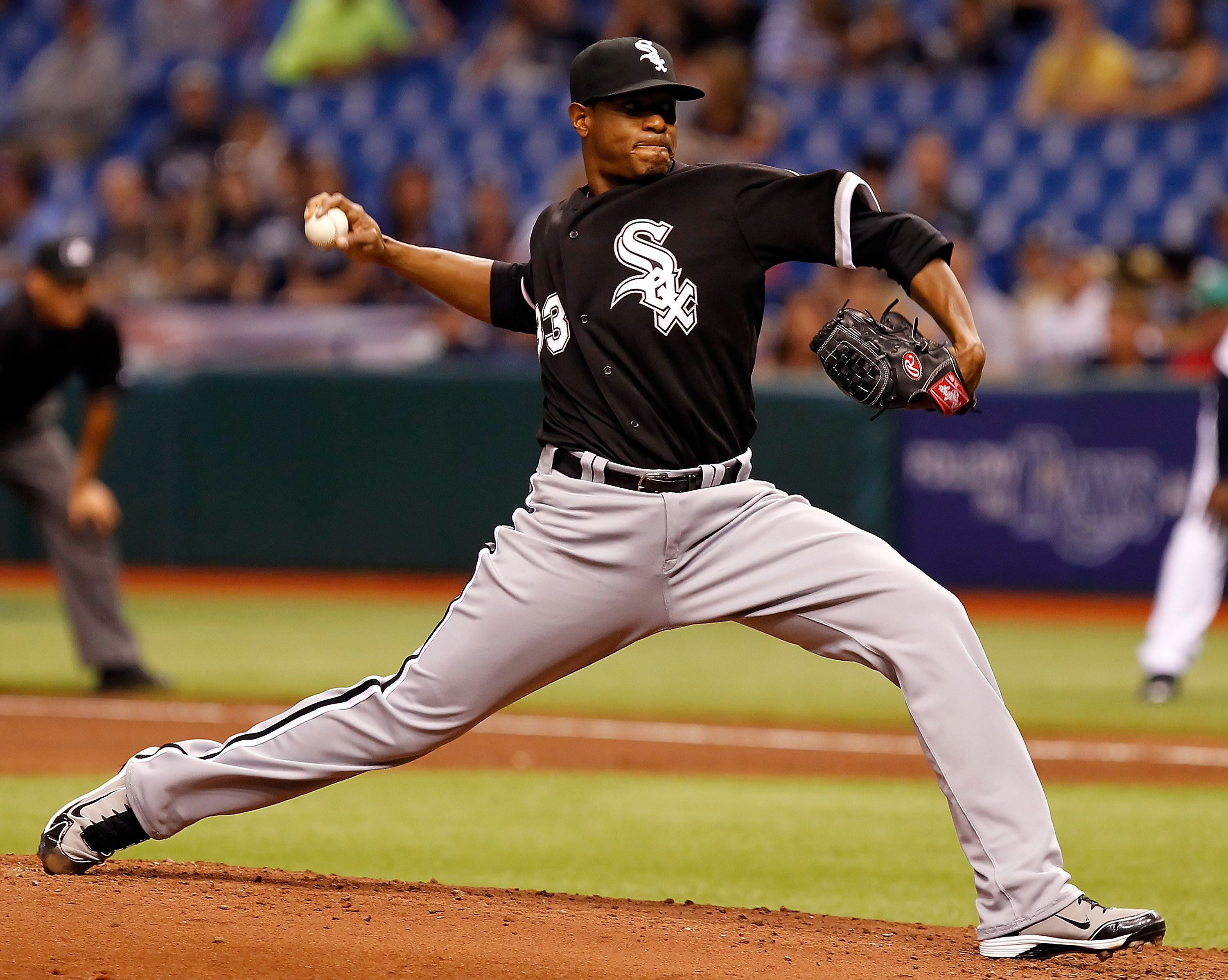 ST PETERSBURG, FL - APRIL 18:  :  Pircher Edwin Jackson #33 of the Chicago White Sox pitches against the Tampa Bay Rays during the game at Tropicana Field on April 18, 2011 in St. Petersburg, Florida.  (Photo by J. Meric/Getty Images)