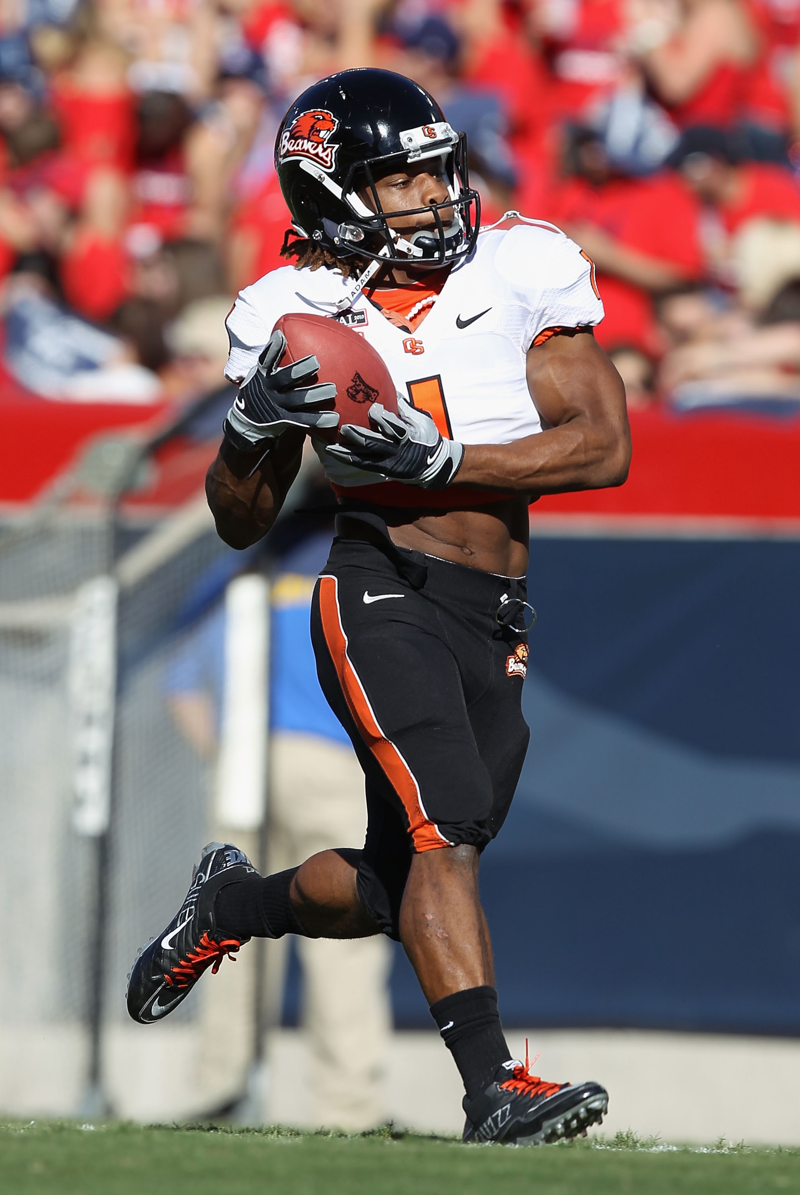 TUCSON, AZ - OCTOBER 09:  Runningback Jacquizz Rodgers #1 of the Oregon State Beavers warms up before the college football game against the Arizona Wildcats at Arizona Stadium on October 9, 2010 in Tucson, Arizona. The Beavers defeated the Wildcats 29-27.