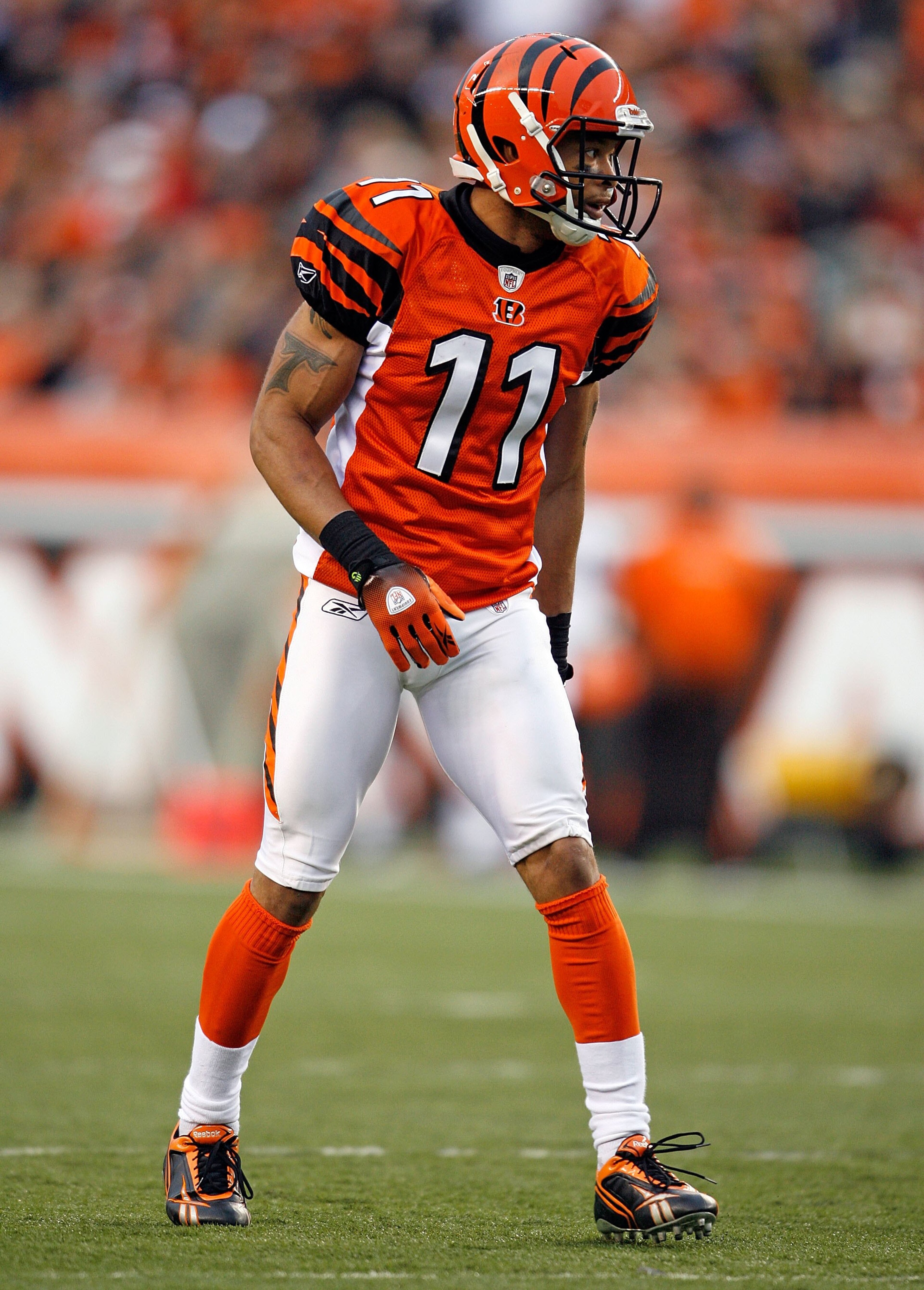 CINCINNATI - NOVEMBER 29: Laveranues Coles #11 of the Cincinnati Bengals lines up during the NFL game against the Cleveland Browns at Paul Brown Stadium on November 29, 2009 in Cincinnati, Ohio. (Photo by Andy Lyons/Getty Images) CINCINNATI - NOVEMBER 29: Laveranues Coles #11 of the Cincinnati Bengals lines up during the NFL game against the Cleveland Browns at Paul Brown Stadium on November 29, 2009 in Cincinnati, Ohio. (Photo by Andy Lyons/Getty Images)