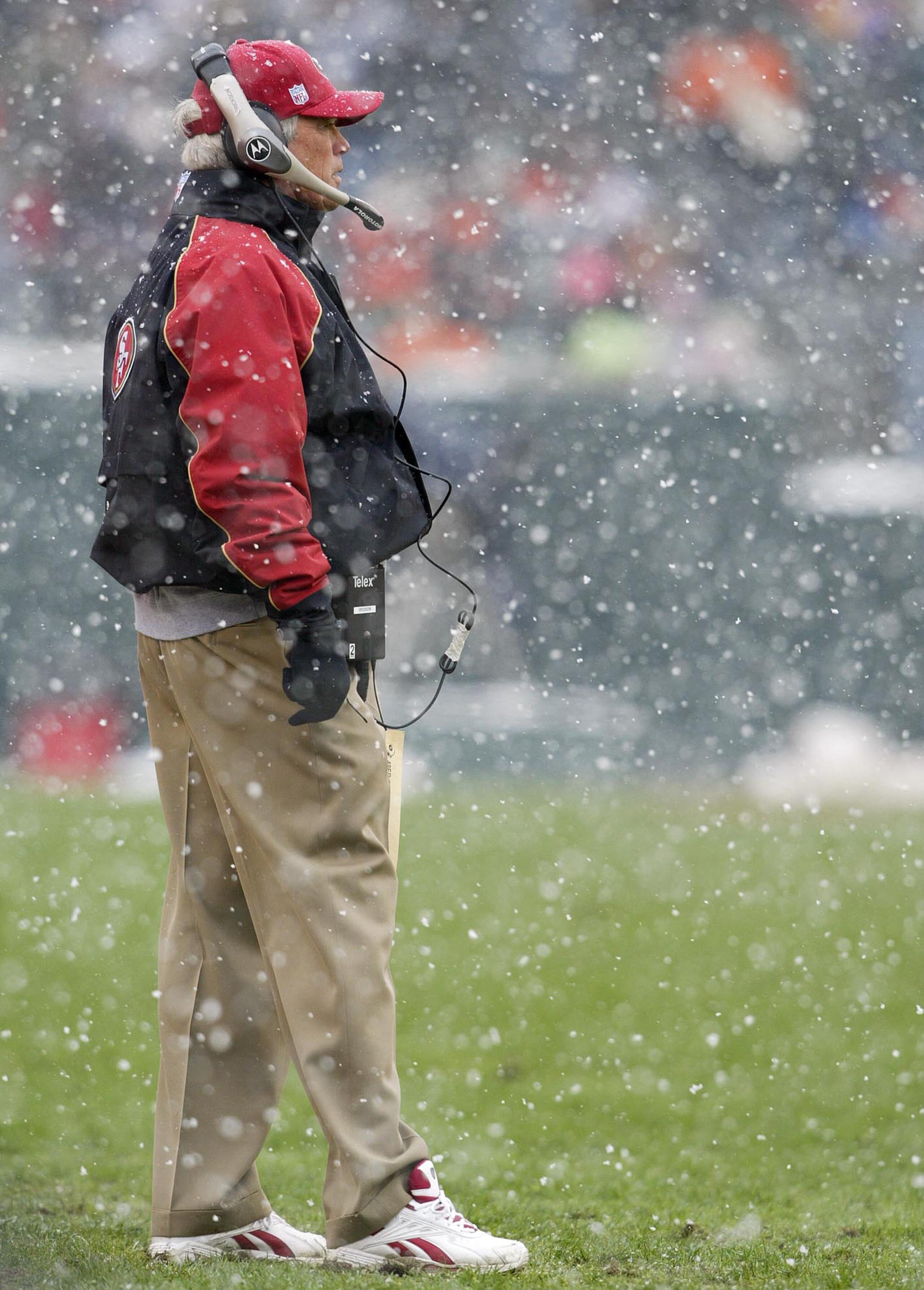 CINCINNATI - DECEMBER 14: Dennis Erickson the Head Coach of the San Francisco 49ers watches the game against the Cinicnnati Bengals on December 14, 2003 at Paul Brown Stadium in Cincinnati, Ohio. The Bengals won 41-38.(Photo by Andy Lyons/Getty Images) CINCINNATI - DECEMBER 14: Dennis Erickson the Head Coach of the San Francisco 49ers watches the game against the Cinicnnati Bengals on December 14, 2003 at Paul Brown Stadium in Cincinnati, Ohio. The Bengals won 41-38.(Photo by Andy Lyons/Getty Images)