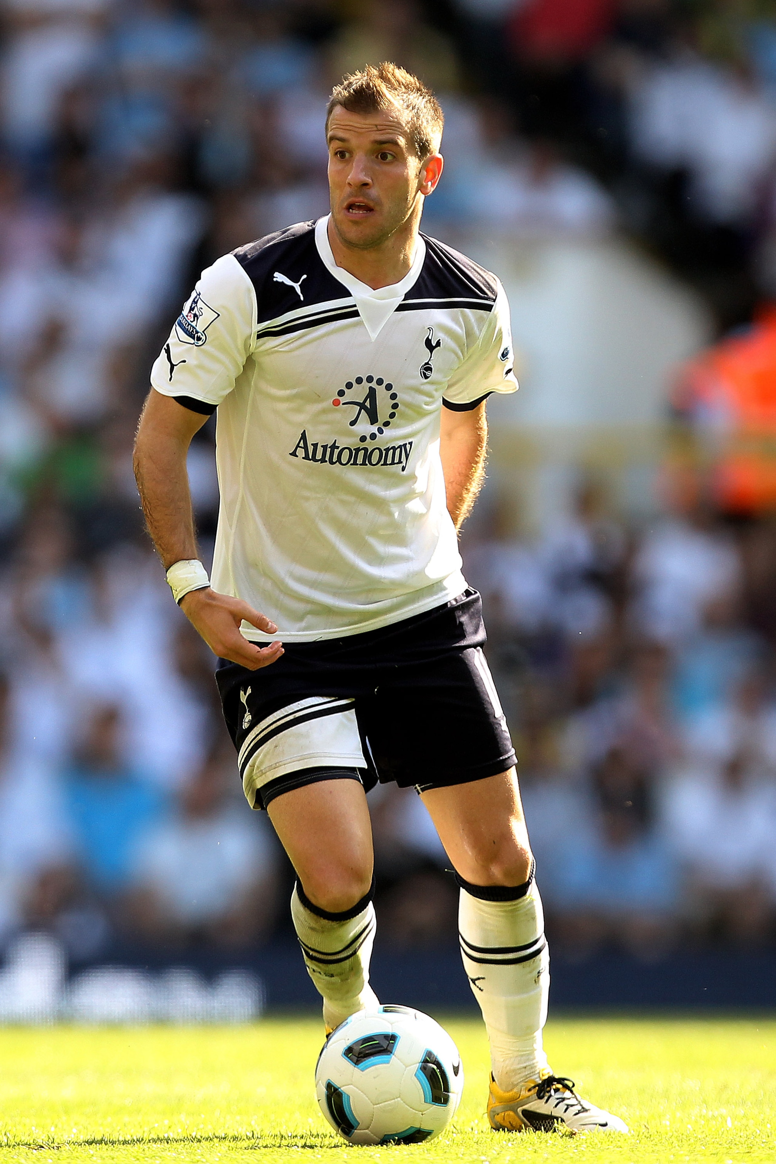 LONDON, ENGLAND - APRIL 09: Rafael Van der Vaart of Spurs in action during the Barclays Premier League match between Tottenham Hotspur and Stoke City at White Hart Lane on April 9, 2011 in London, England. (Photo by Ian Walton/Getty Images) LONDON, ENGLAND - APRIL 09: Rafael Van der Vaart of Spurs in action during the Barclays Premier League match between Tottenham Hotspur and Stoke City at White Hart Lane on April 9, 2011 in London, England. (Photo by Ian Walton/Getty Images)