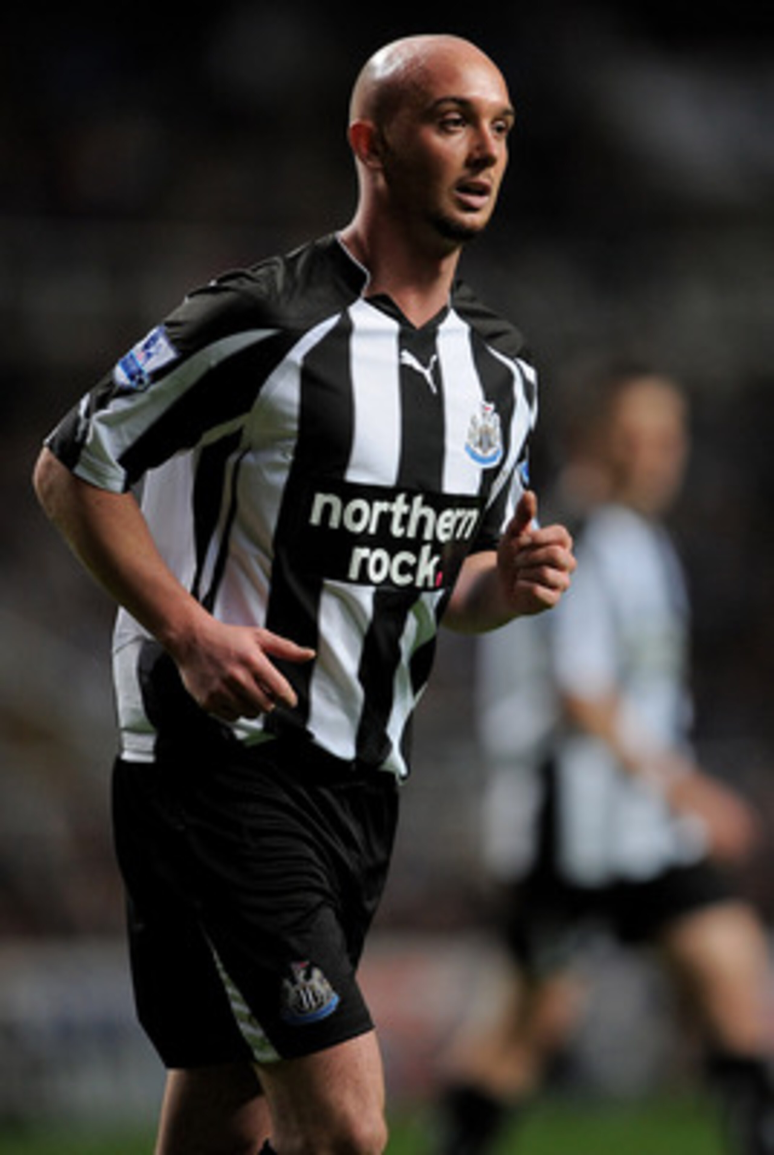 NEWCASTLE, UNITED KINGDOM - APRIL 19:  Stephen Ireland of Newcastle United in action during the Barclays Premier League match between Newcastle United and Manchester United at St James' Park on April 19, 2011 in Newcastle, England. (Photo by Michael Regan