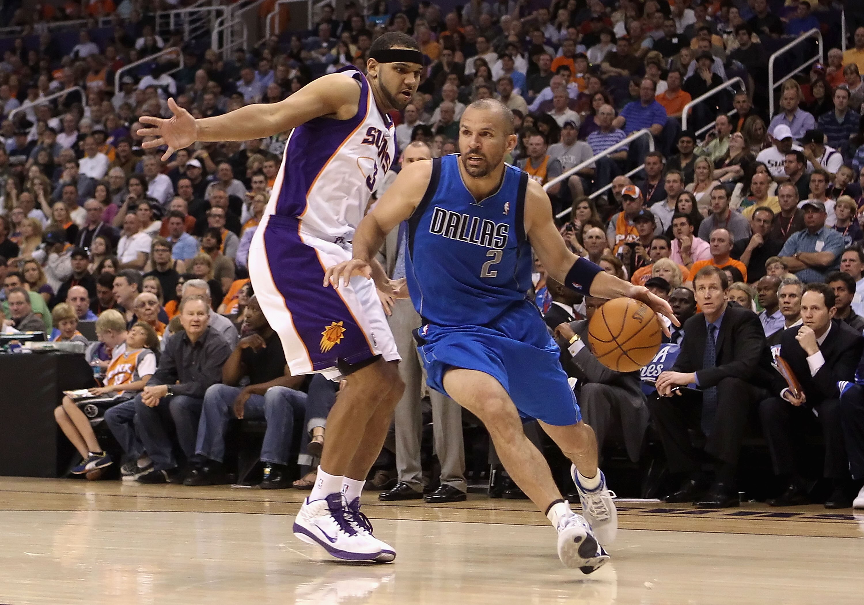 PHOENIX, AZ - MARCH 27:  Jason Kidd #2 of the Dallas Mavericks drives the ball past Jared Dudley #3 of the Phoenix Suns during the NBA game at US Airways Center on March 27, 2011 in Phoenix, Arizona.  NOTE TO USER: User expressly acknowledges and agrees t