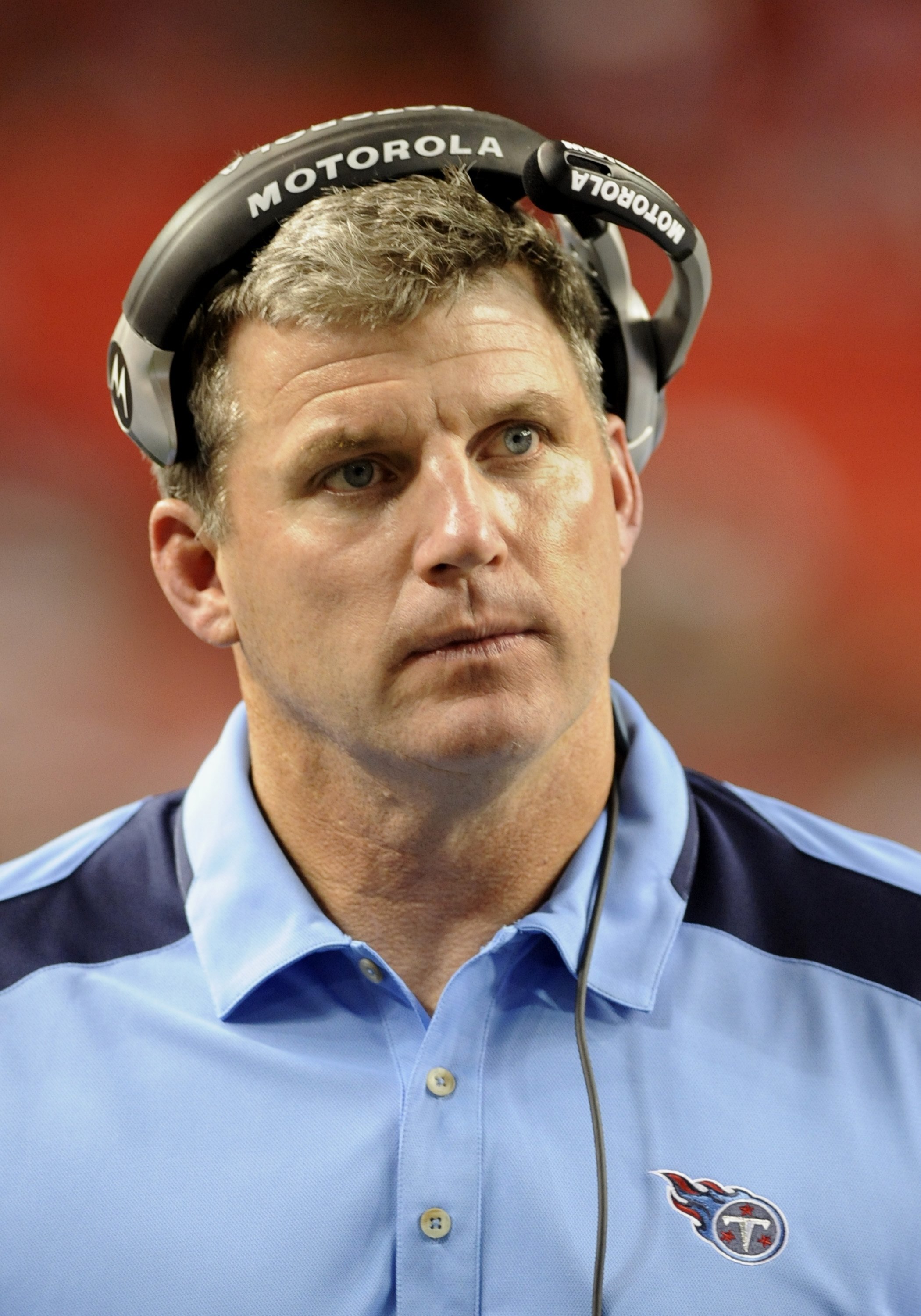 ATLANTA - AUGUST 22: Offensive line coach Mike Munchak of the Tennessee Titans watches play against the Atlanta Falcons at the Georgia Dome on August 22, 2008 in Atlanta, Georgia.  (Photo by Al Messerschmidt/Getty Images)