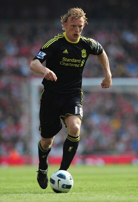 LONDON, ENGLAND - APRIL 17:  Dirk Kuyt of Liverpool runs with the ball during the Barclays Premier League match between Arsenal and Liverpool at the Emirates Stadium on April 17, 2011 in London, England.  (Photo by Shaun Botterill/Getty Images)