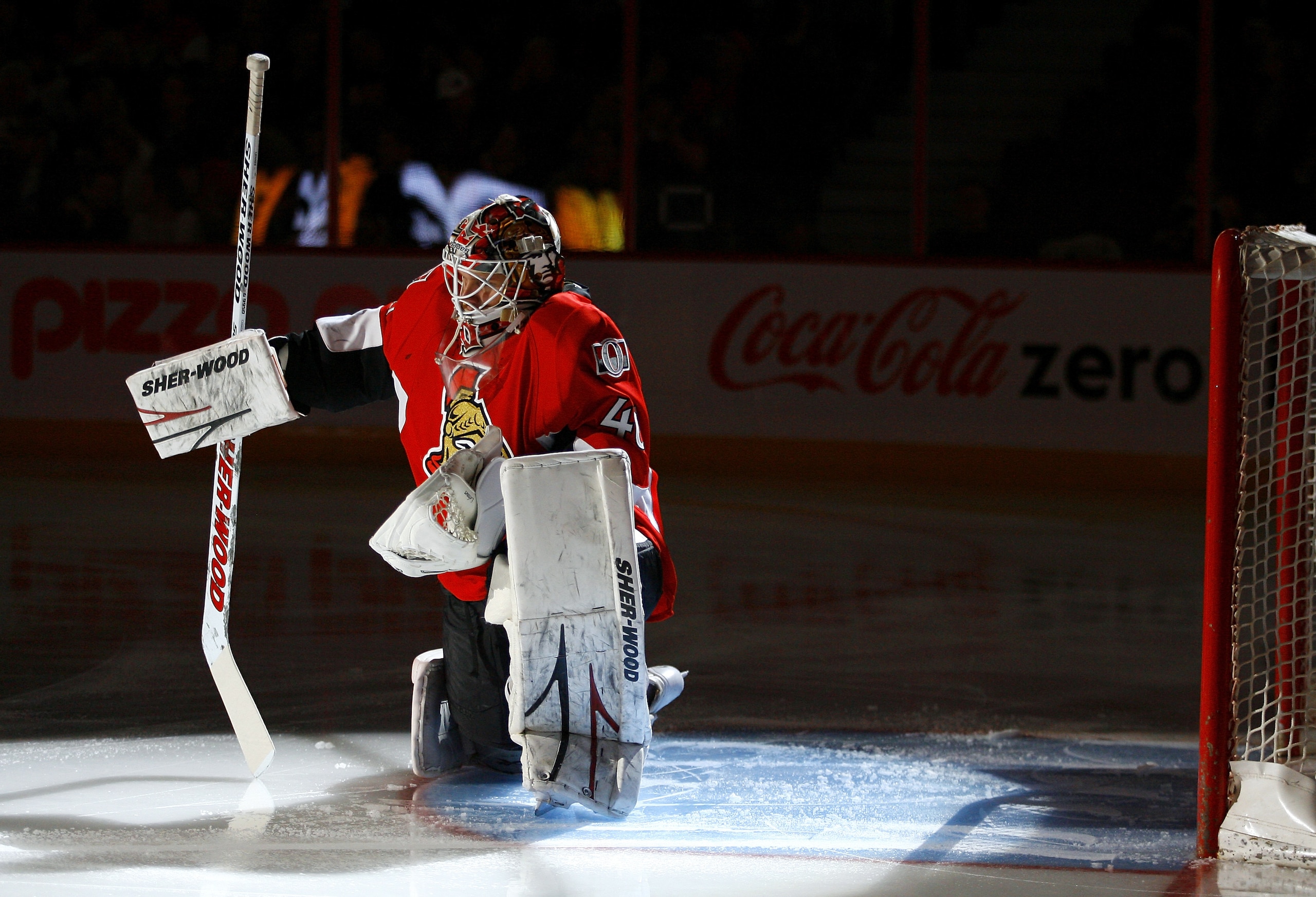 OTTAWA, ON - FEBRUARY 18:  Robin Lehner #40 of the Ottawa Senators stretches before a game against the Boston Bruins at Scotiabank Place on February 18, 2011 in Ottawa, Canada.  (Photo by Phillip MacCallum/Getty Images)
