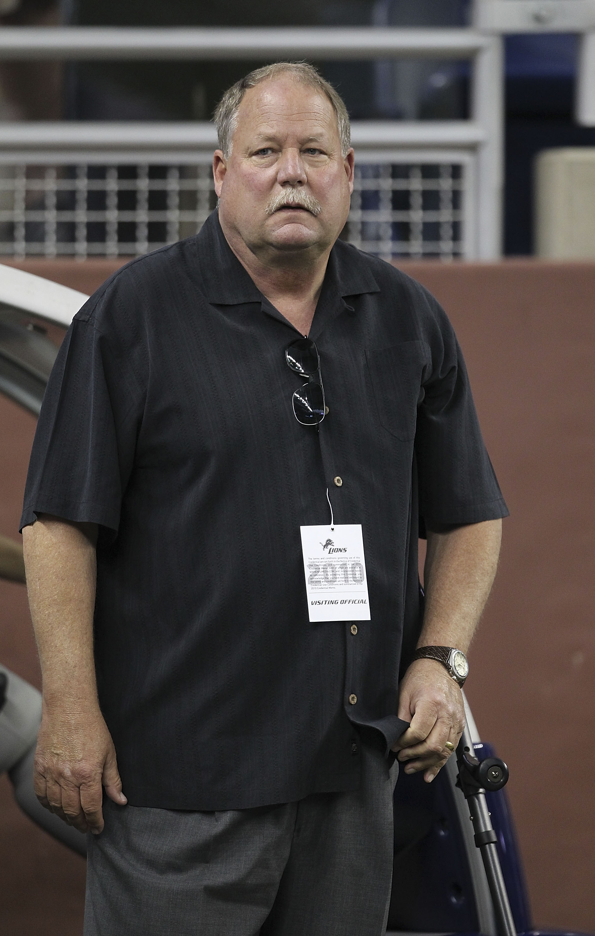 DETROIT - AUGUST 28: Mike Holmgren President of the Cleveland Browns watches the action prior to the start of the preseason game against the Detroit Lions at Ford Field on August 28, 2010 in Detroit, Michigan. (Photo by Leon Halip/Getty Images) DETROIT - AUGUST 28: Mike Holmgren President of the Cleveland Browns watches the action prior to the start of the preseason game against the Detroit Lions at Ford Field on August 28, 2010 in Detroit, Michigan. (Photo by Leon Halip/Getty Images)