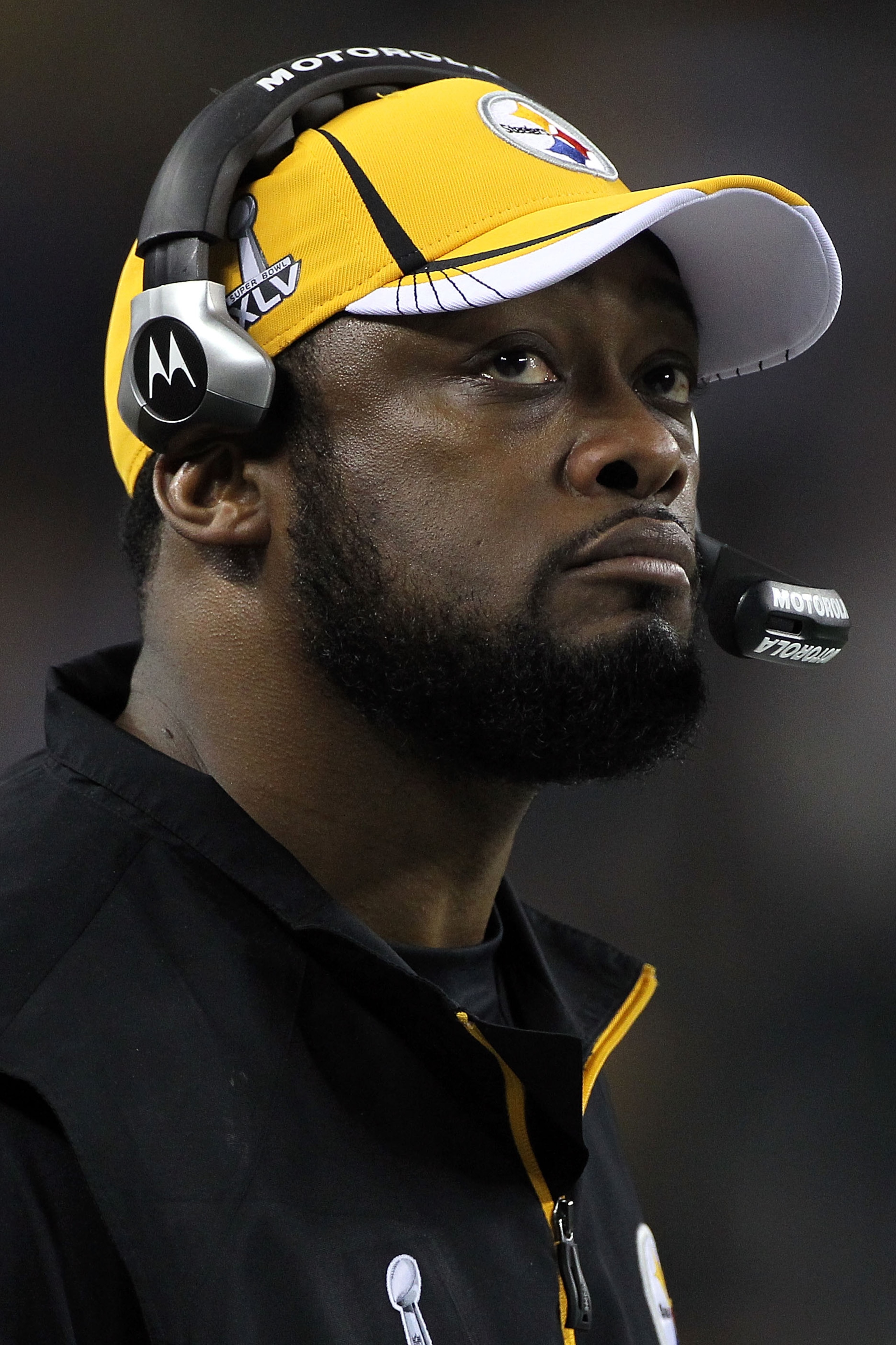 ARLINGTON, TX - FEBRUARY 06:  Head coach Mike Tomlin of the Pittsburgh Steelers looks on against the Green Bay Packers during the second quarter of Super Bowl XLV at Cowboys Stadium on February 6, 2011 in Arlington, Texas.  (Photo by Doug Pensinger/Getty 