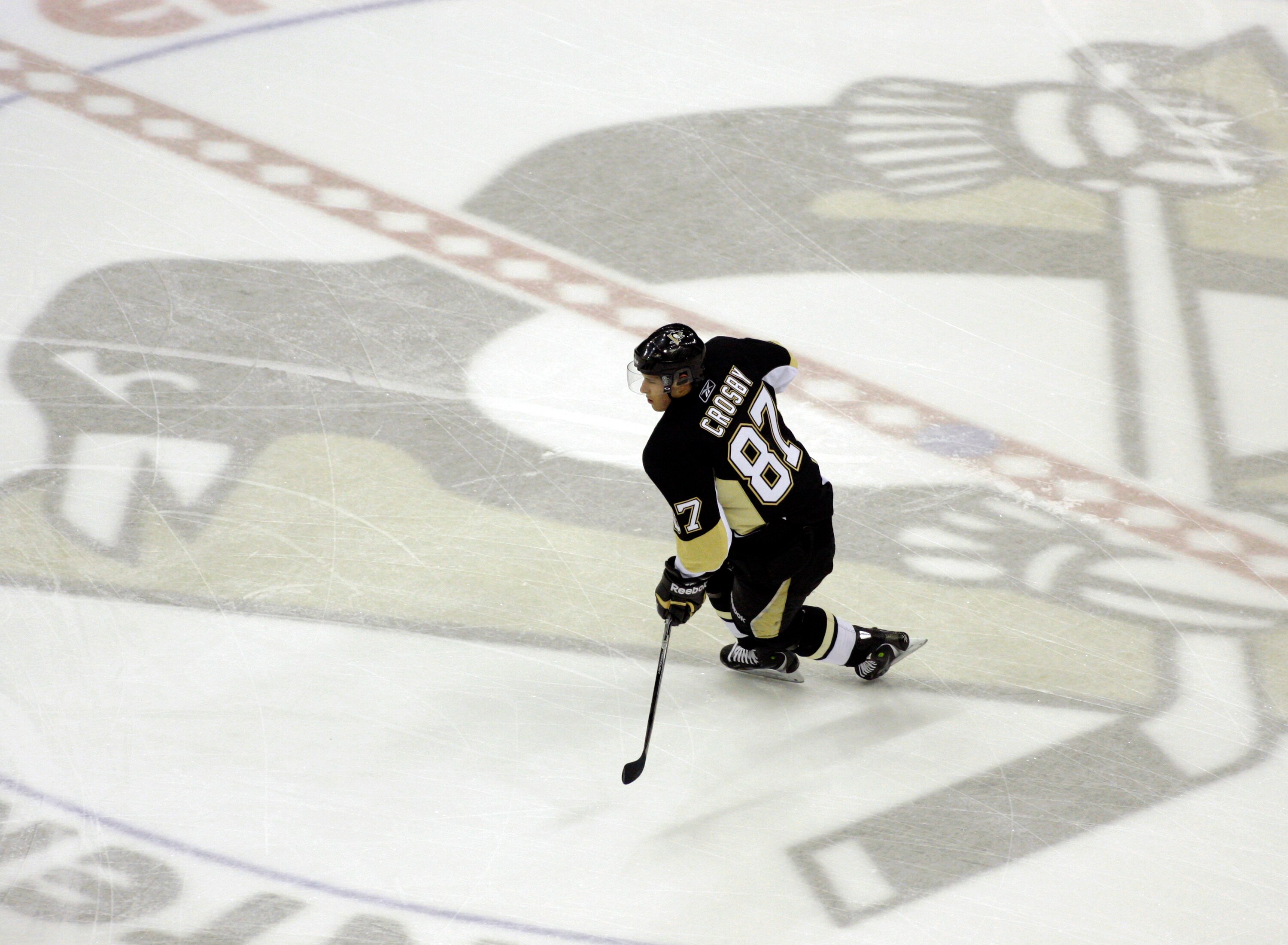 PITTSBURGH, PA - JANUARY 05:  Sidney Crosby #87 of the Pittsburgh Penguins skates during warmups prior to taking on the Tampa Bay Lightning on January 5, 2011 at Consol Energy Center in Pittsburgh, Pennsylvania.  (Photo by Justin K. Aller/Getty Images)