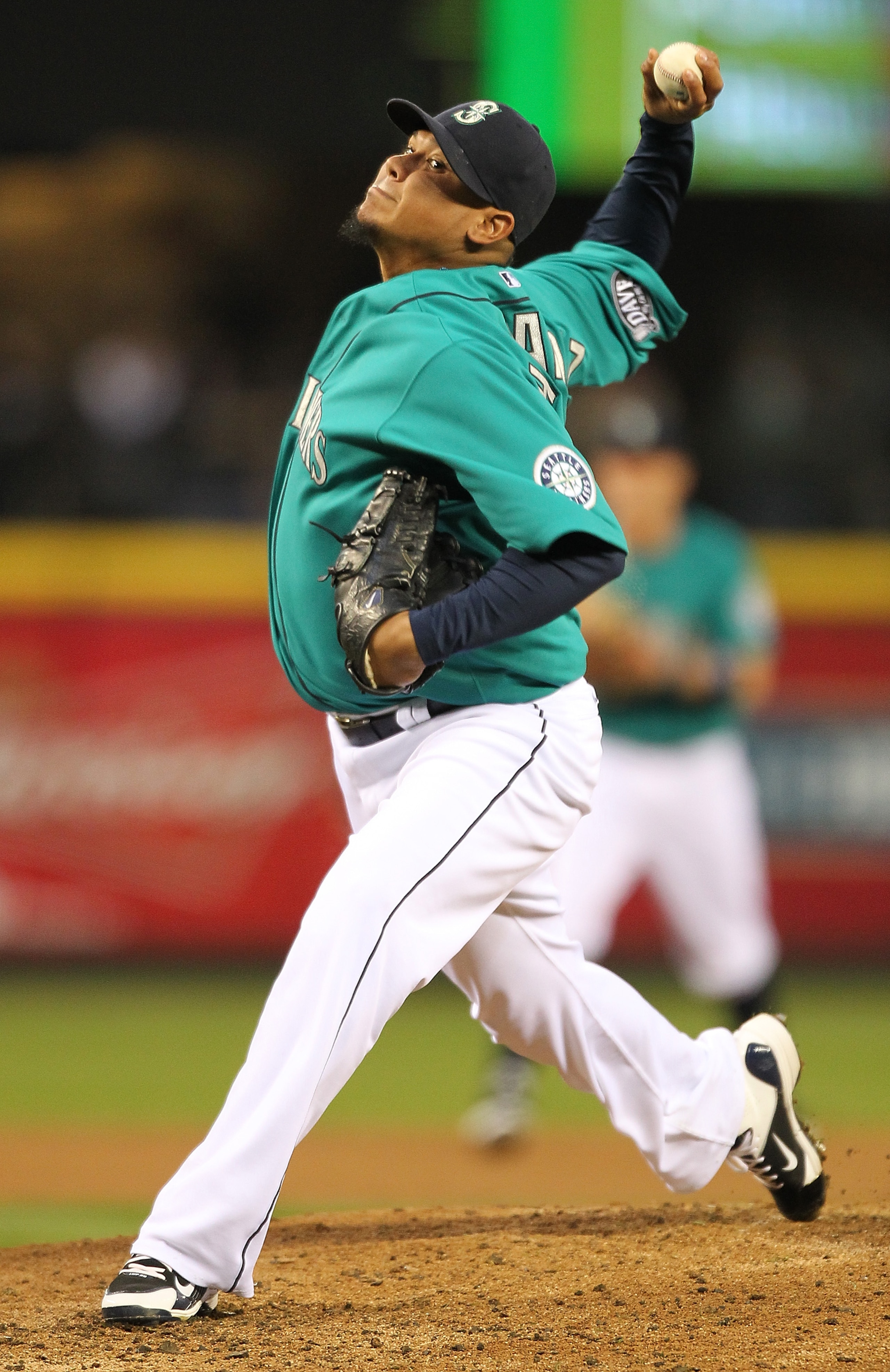 SEATTLE - APRIL 11:  Starting pitcher Felix Hernandez #34 of the Seattle Mariners pitches against the Toronto Blue Jays at Safeco Field on April 11, 2011 in Seattle, Washington. (Photo by Otto Greule Jr/Getty Images)