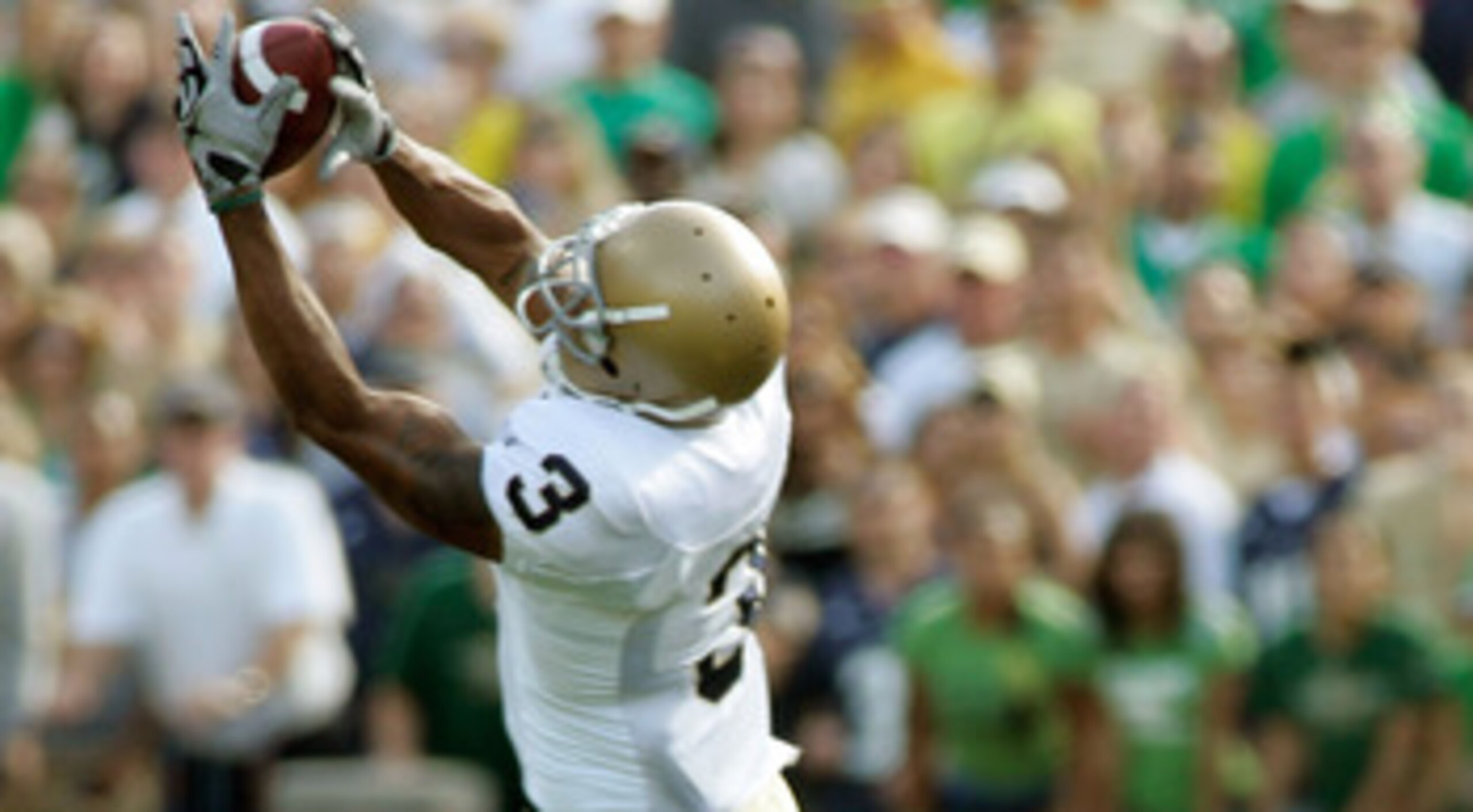 ANN ARBOR, MI - SEPTEMBER 12:  Wide reciever Michael Floyd #3 of Notre Dame catches a pass early in the second half against Michigan at Michigan Stadium on September 12, 2009 in Ann Arbor, Michigan.  (Photo by Domenic Centofanti/Getty Images)
