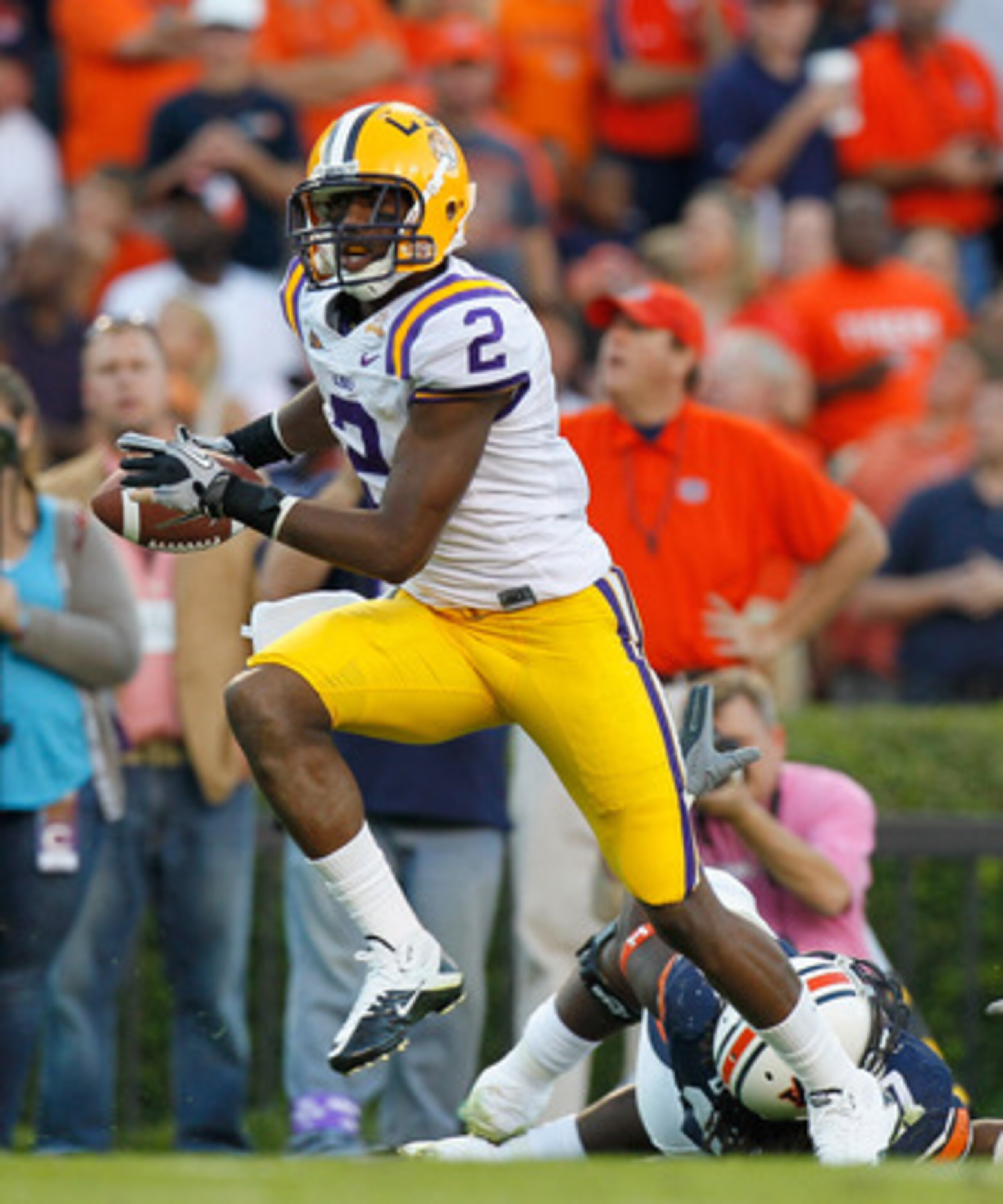 AUBURN, AL - OCTOBER 23:  Rueben Randle #2 of the LSU Tigers against the Auburn Tigers at Jordan-Hare Stadium on October 23, 2010 in Auburn, Alabama.  (Photo by Kevin C. Cox/Getty Images)