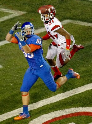 LAS VEGAS, NV - DECEMBER 22: Tyler Shoemaker #89 of the Boise State Broncos is unable to catch a pass at the goal line in front of Lamar Chapman #21 of the Utah Utes during the MAACO Bowl Las Vegas at Sam Boyd Stadium December 22, 2010 in Las Vegas, Nevad