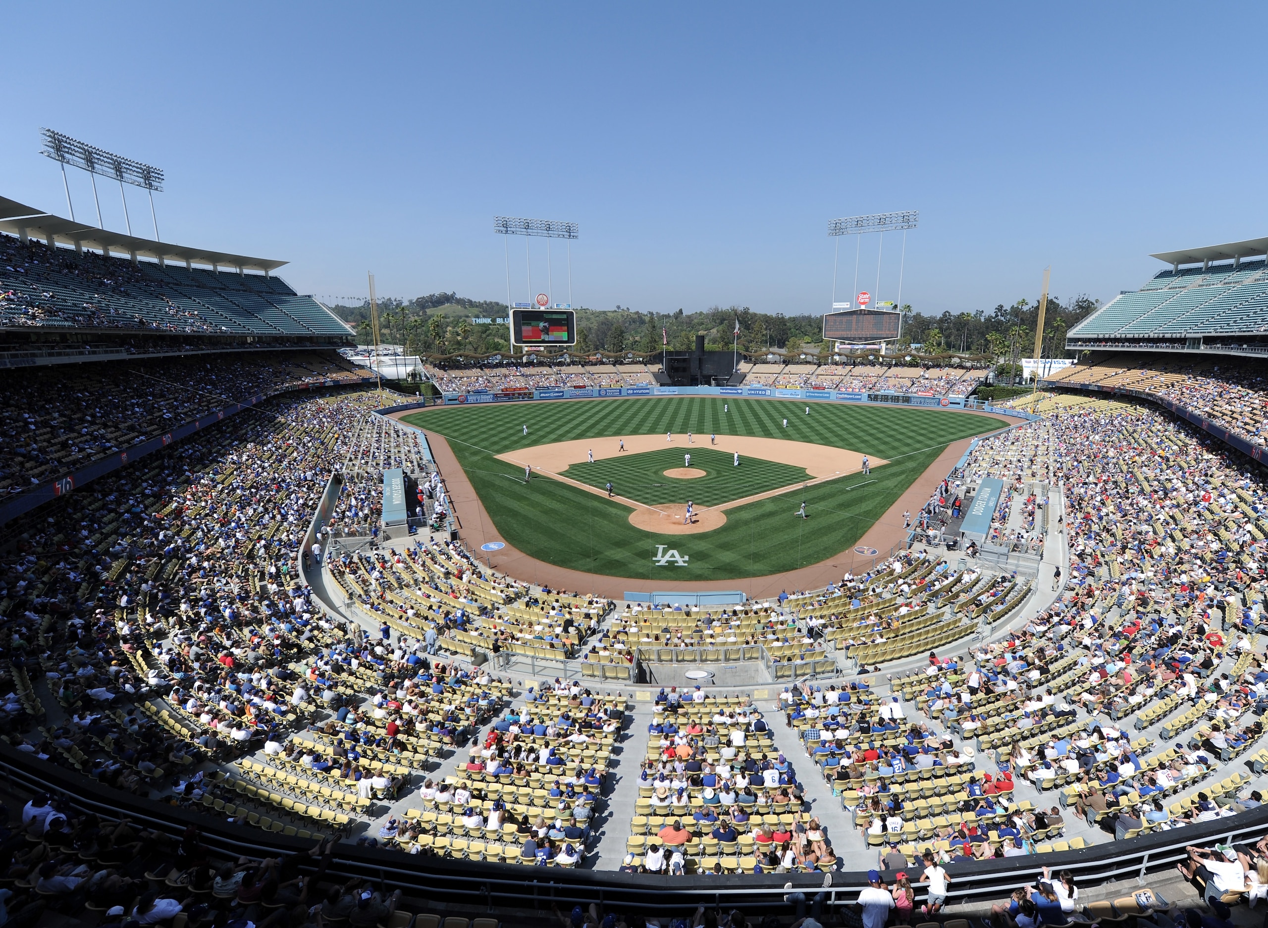 LOS ANGELES, CA - APRIL 17:  General view of the stadium during the game against the St Louis Cardinals and the Los Angeles Dodgers at Dodger Stadium on April 17, 2011 in Los Angeles, California.  (Photo by Harry How/Getty Images)
