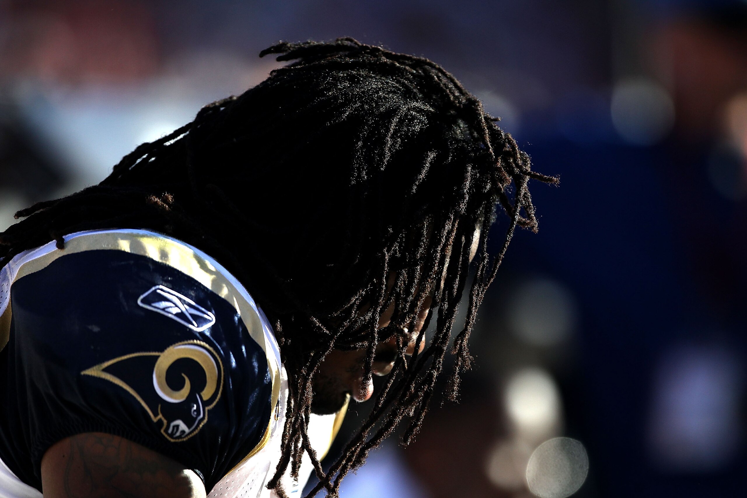 SAN FRANCISCO - NOVEMBER 14: Steven Jackson #39 of the St. Louis Rams sits on the bench during their game against the San Francisco 49ers at Candlestick Park on November 14, 2010 in San Francisco, California. (Photo by Ezra Shaw/Getty Images) SAN FRANCISCO - NOVEMBER 14: Steven Jackson #39 of the St. Louis Rams sits on the bench during their game against the San Francisco 49ers at Candlestick Park on November 14, 2010 in San Francisco, California. (Photo by Ezra Shaw/Getty Images)